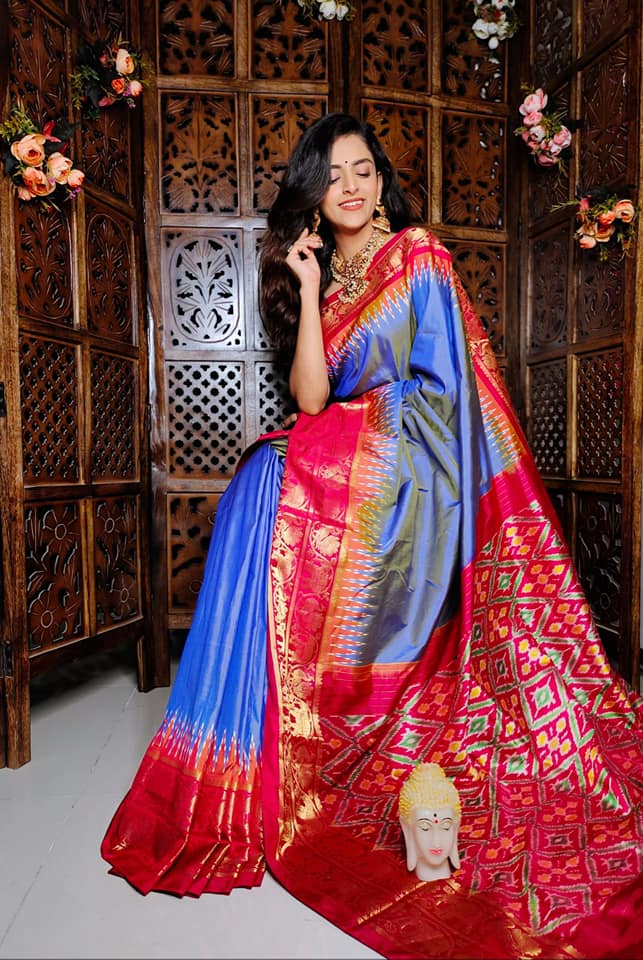 Beautiful Ikkat Print Saree In Pure Soft Handloom Silk Fabric