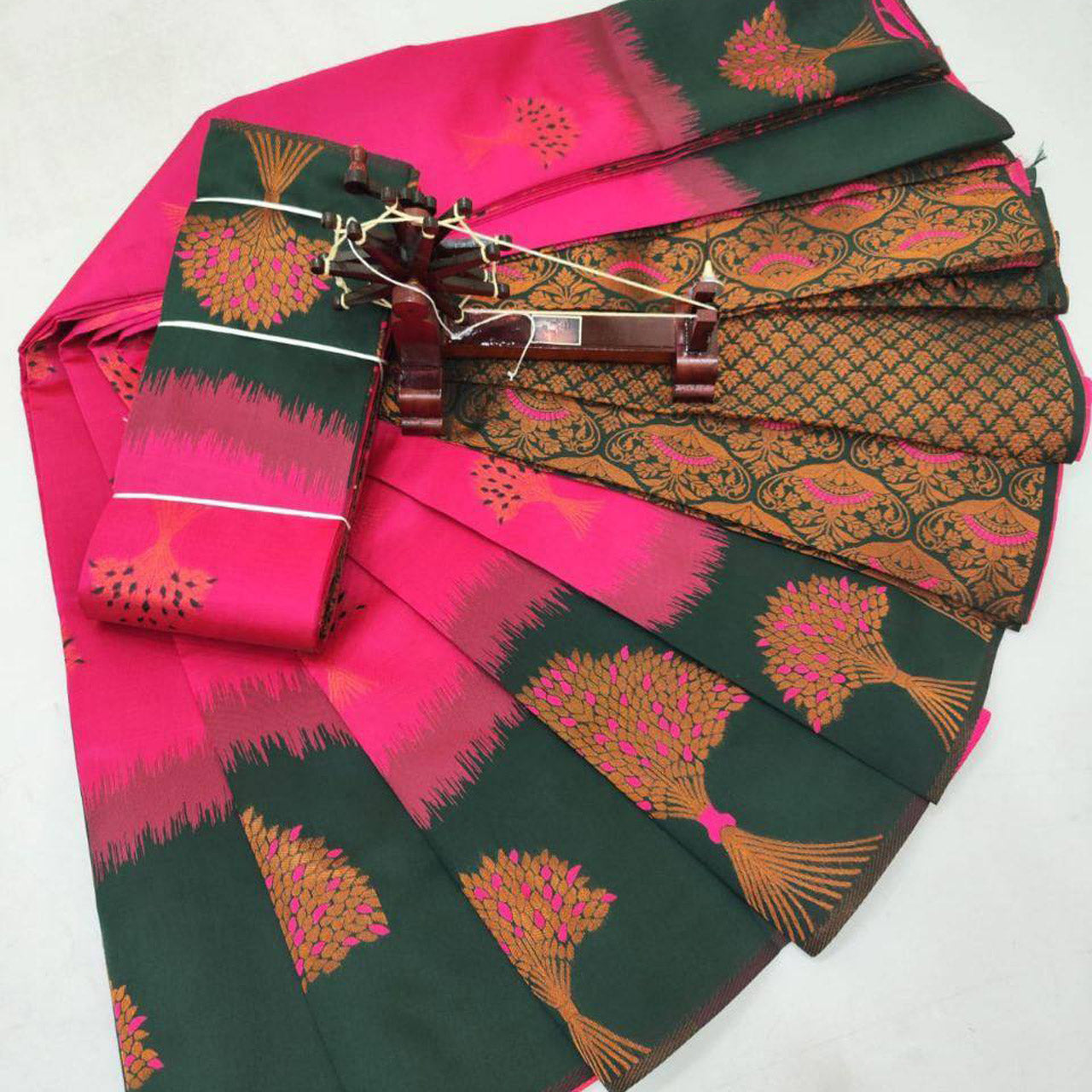 Artisan Weave Saree Pink Kubera Pattu Handloom With Designer Flair