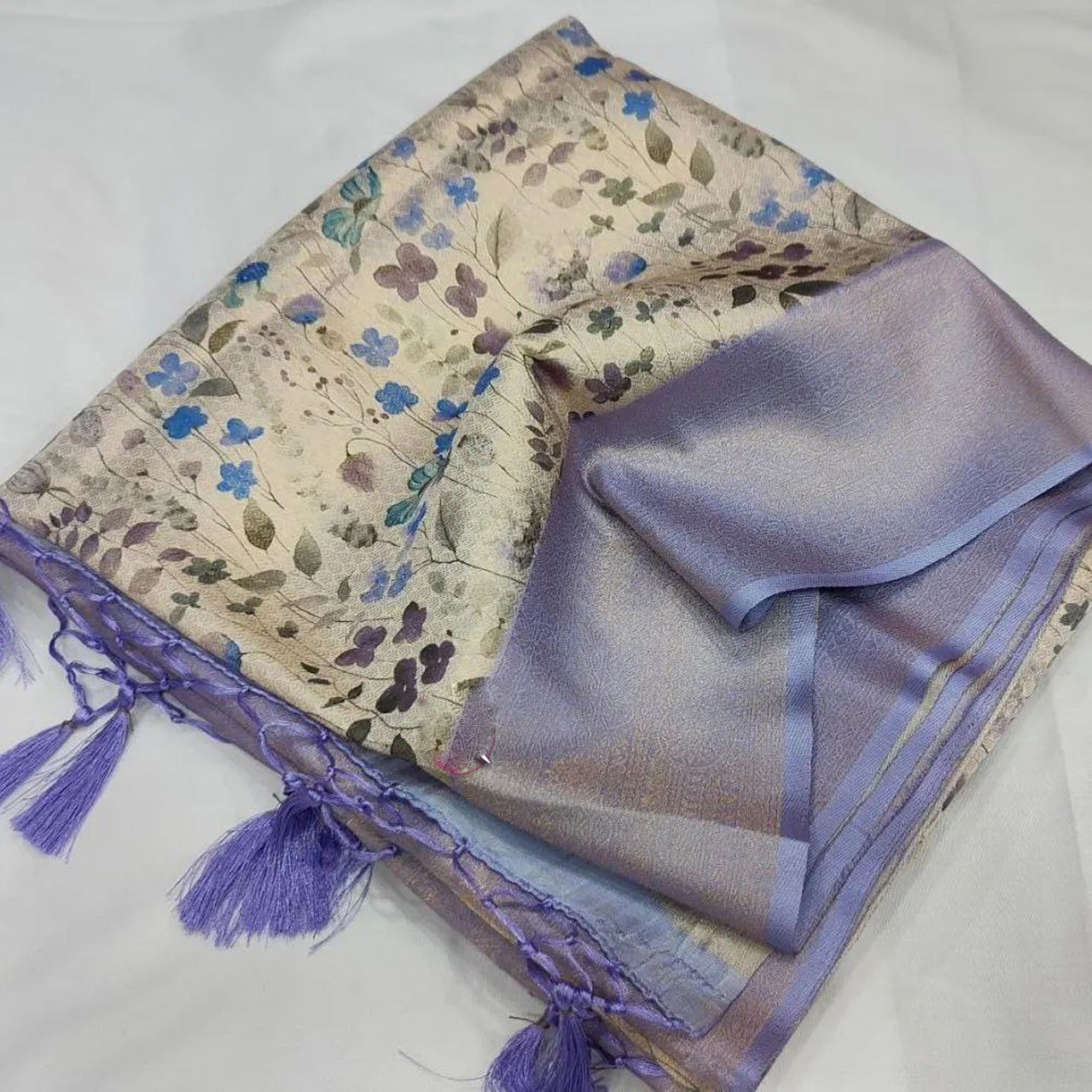 Comfy Silk Saree In Beige Digital Print And Simple Blouse For Daily Use