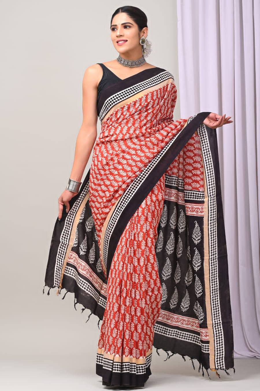 Traditional Casual Wear Saree In Salmon Pink Mulmul Cotton With Printed Blouse