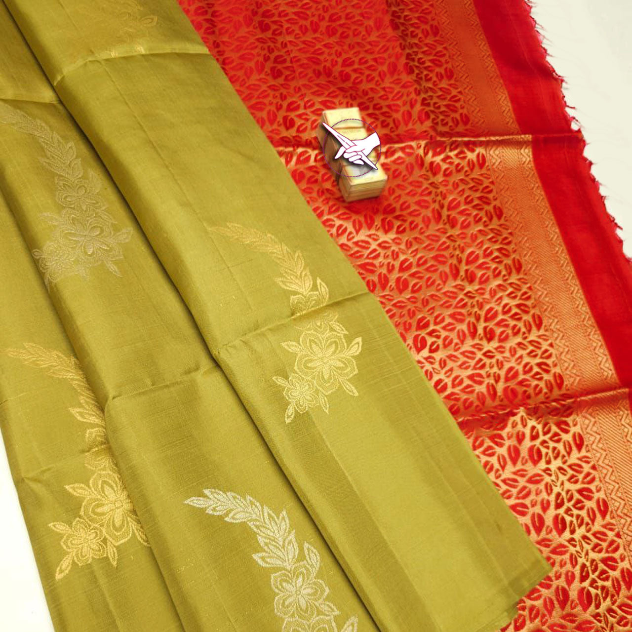 Graceful Mehendi Green Kanchipuram Silk Saree With Zari Pallu And Meena Butta Work