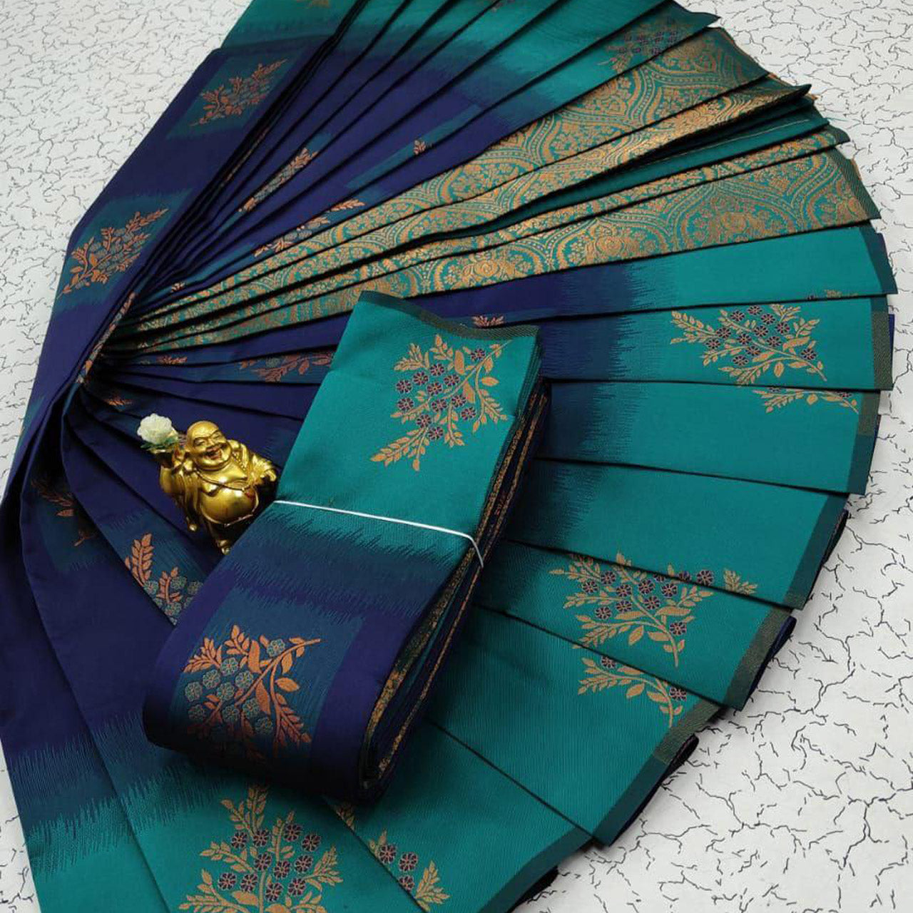 Blue South Style Silk Saree Kubera Pattu With Unique 3D Weaving Work