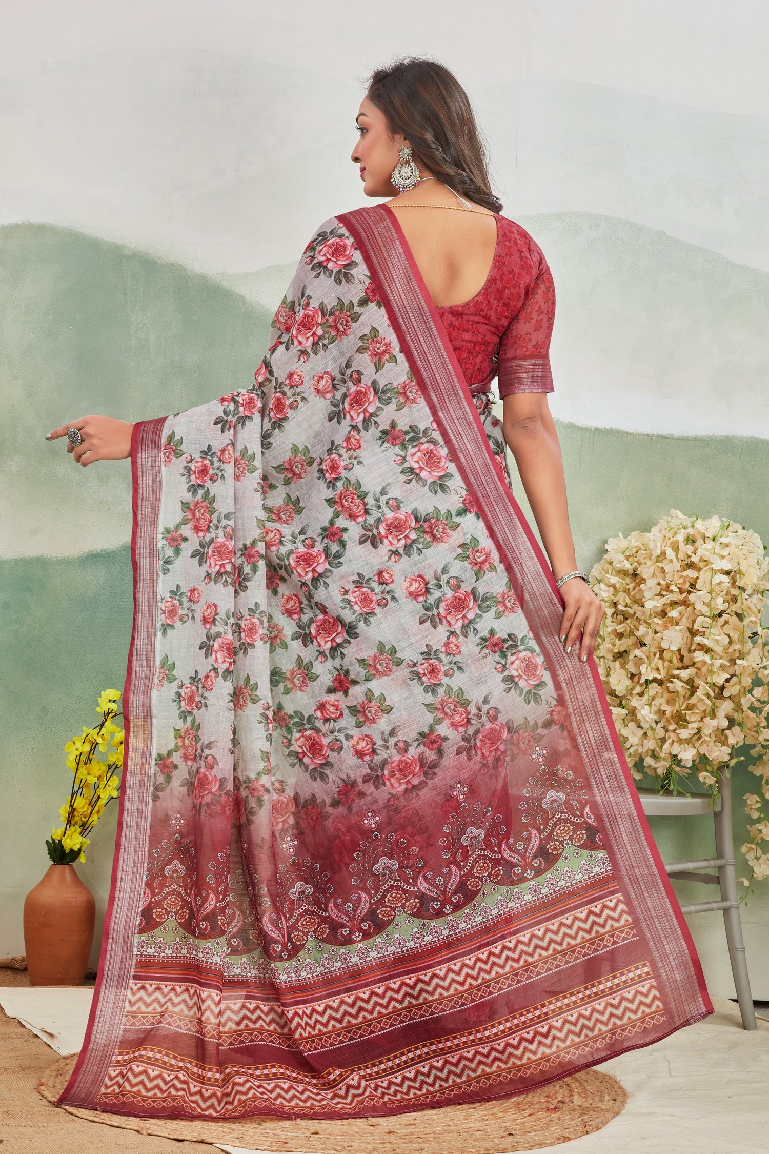 Chic Traditional Printed Saree In Pure Linen Breezy rED Everyday Fashion