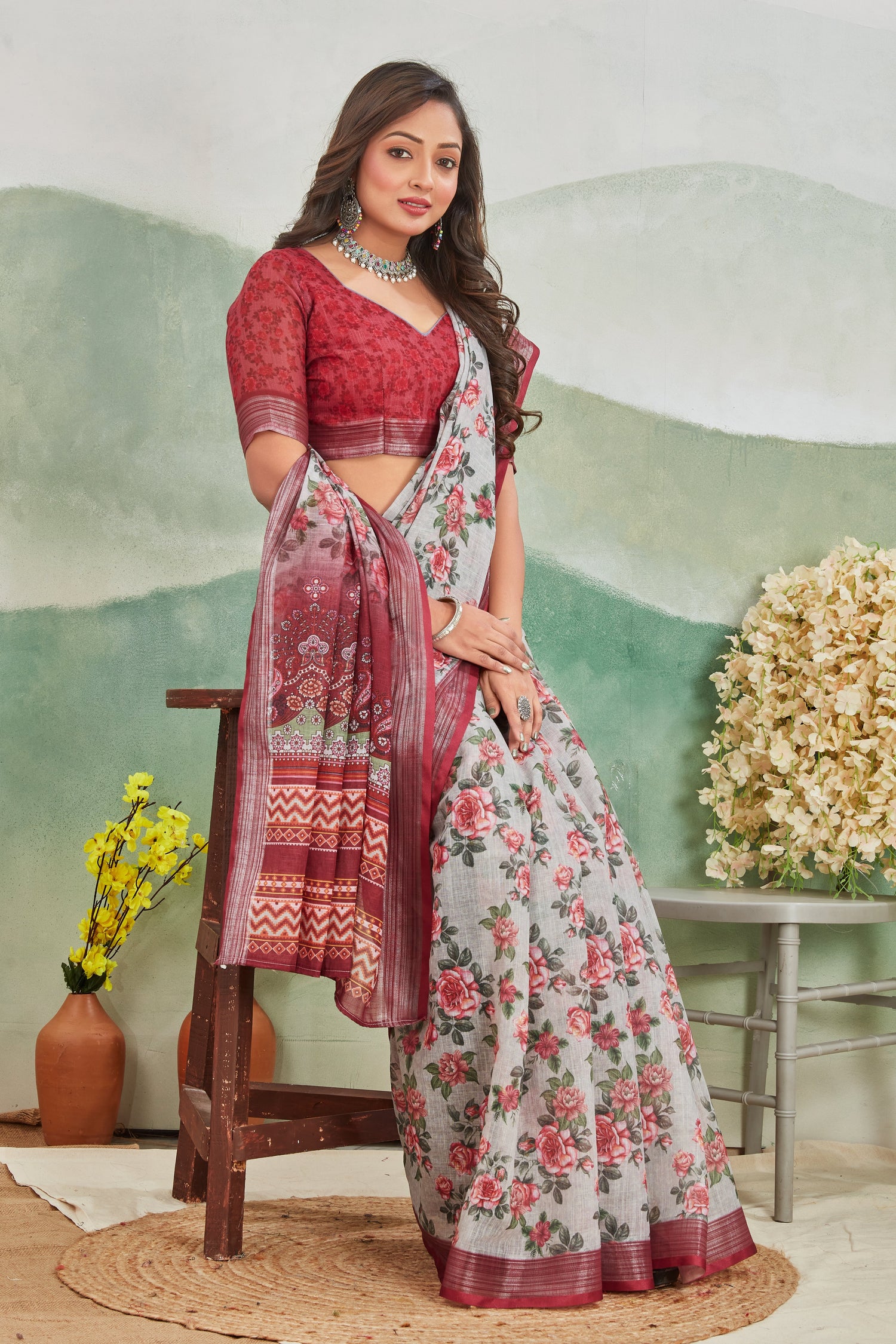 Chic Traditional Printed Saree In Pure Linen Breezy rED Everyday Fashion