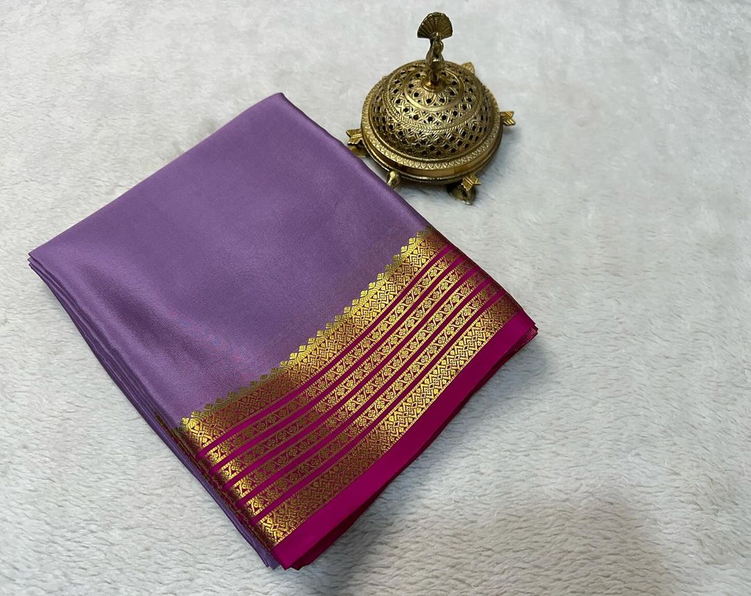 Elegant Mysore Soft Silk Saree Featuring A Striking Contrast Border