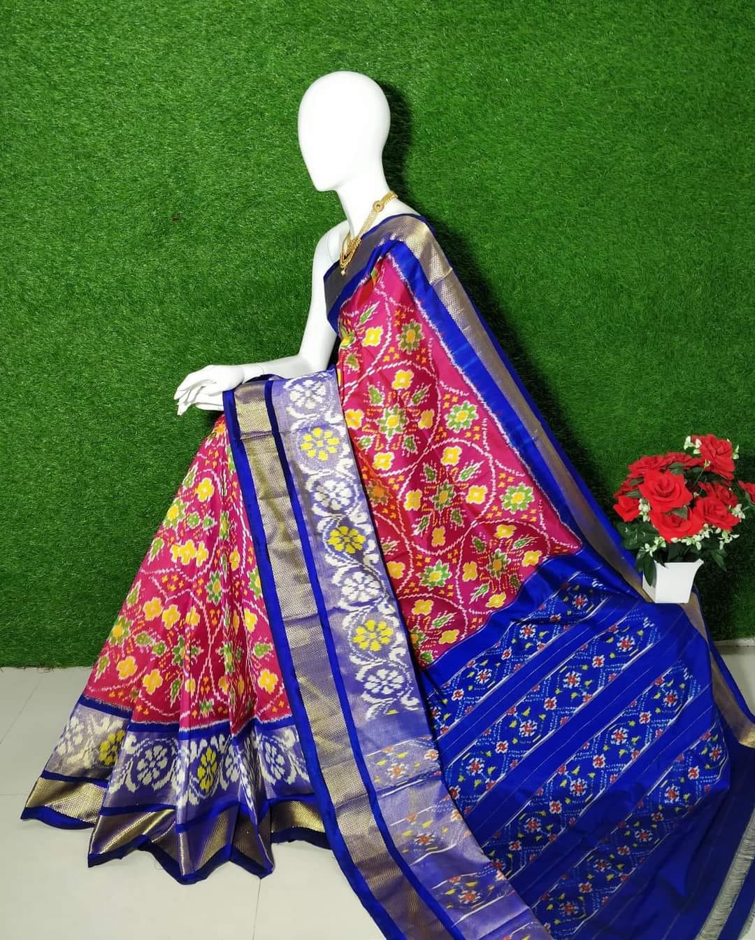 Graceful Digital Printed Pochampalli Design Saree In Soft Handloom Silk