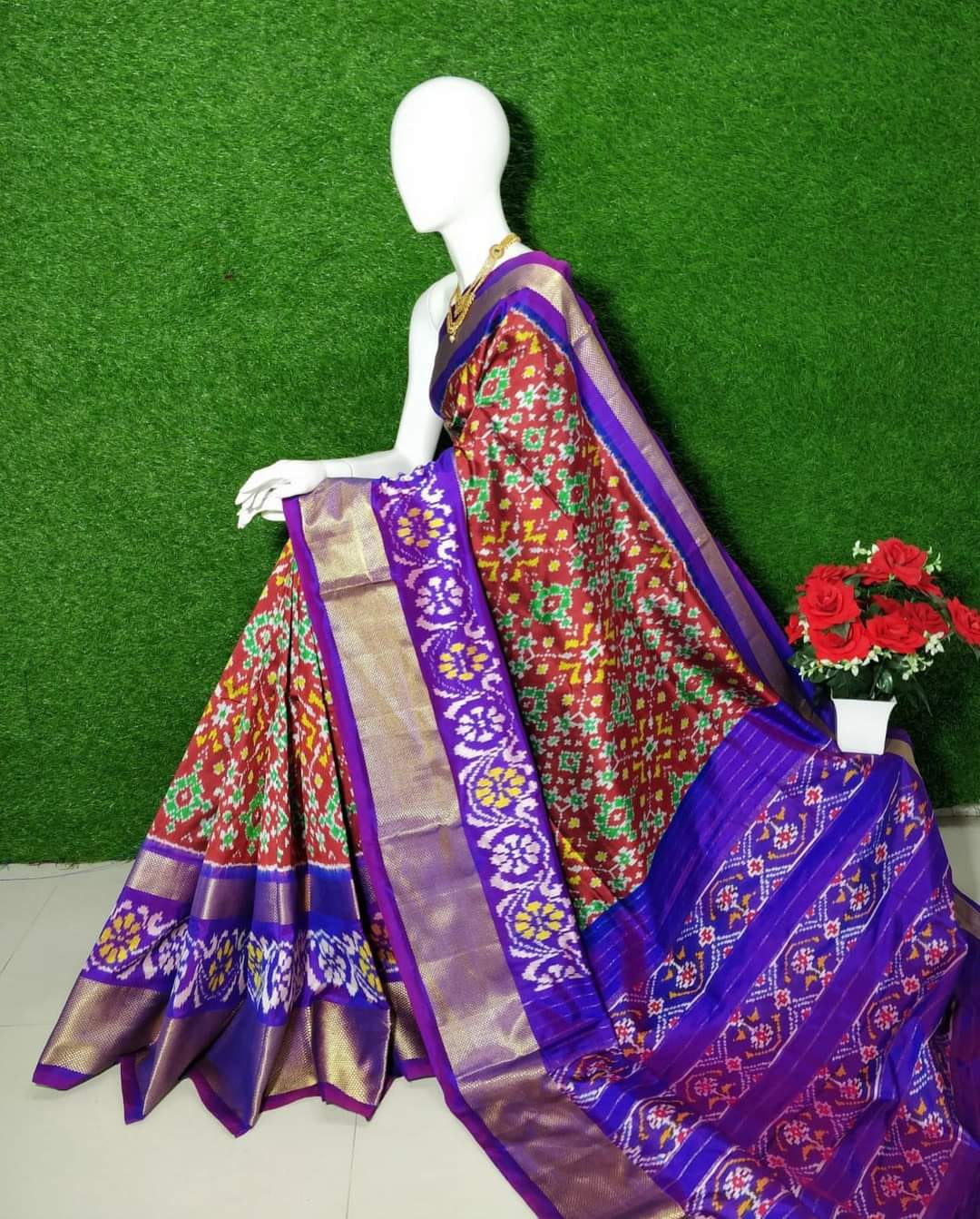 Authentic Soft Silk Saree With Digital Pochampalli Motifs And Handloom Weave