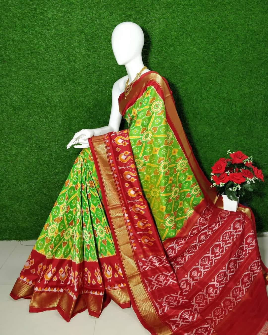 Elegant Traditional Pochampalli Soft Silk Saree With Digital Art Print