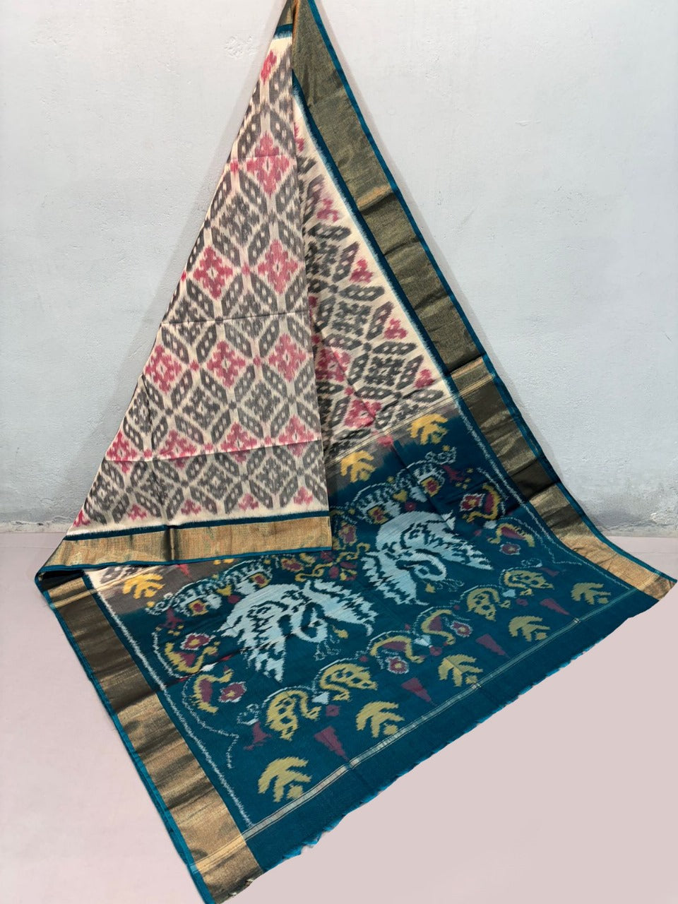 Off White Soft Sico Pattu Saree Vibrant Digital Printed Handloom Look