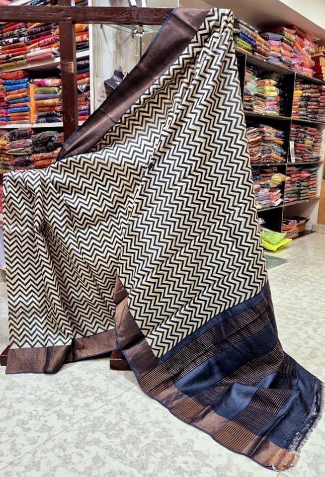 Timeless Beauty: Grey Tussar Handprint Sarees with Kanchi Pallu