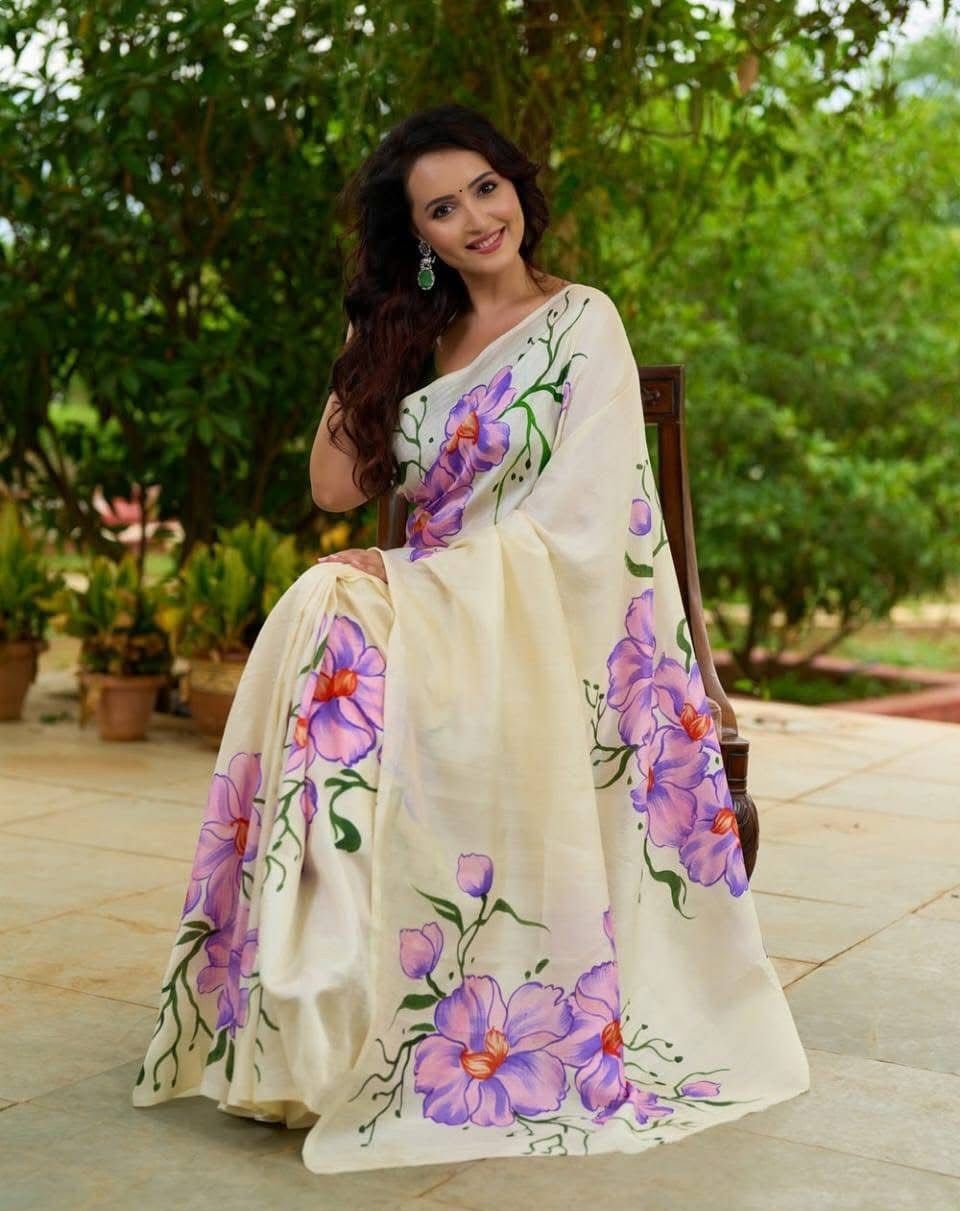 Elegant Floral Printed Pure Silk Saree For Festive And Wedding Occasions