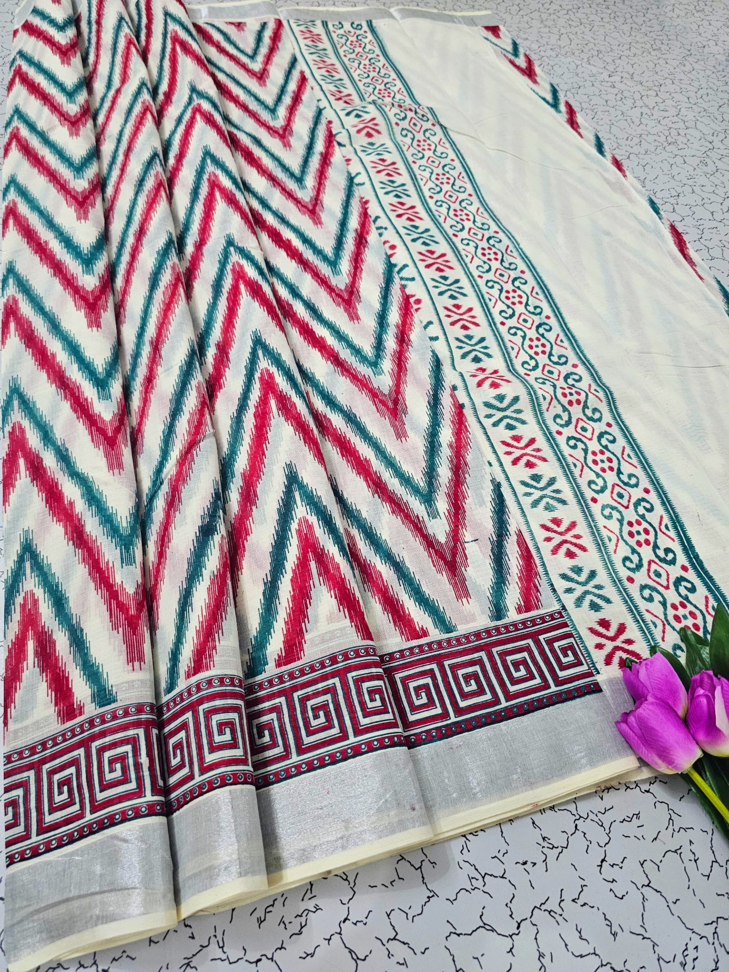 Printed Kerala Linen Cotton Saree In Off White With Unstitched Blouse Combo