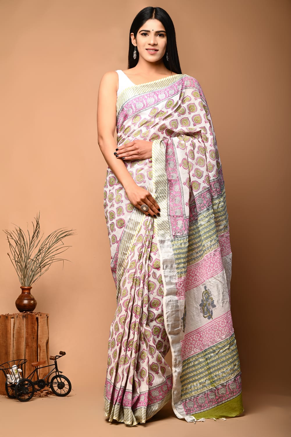 Ethnic Inspired Pure Linen Saree With Prints And Modern Blouse Cut