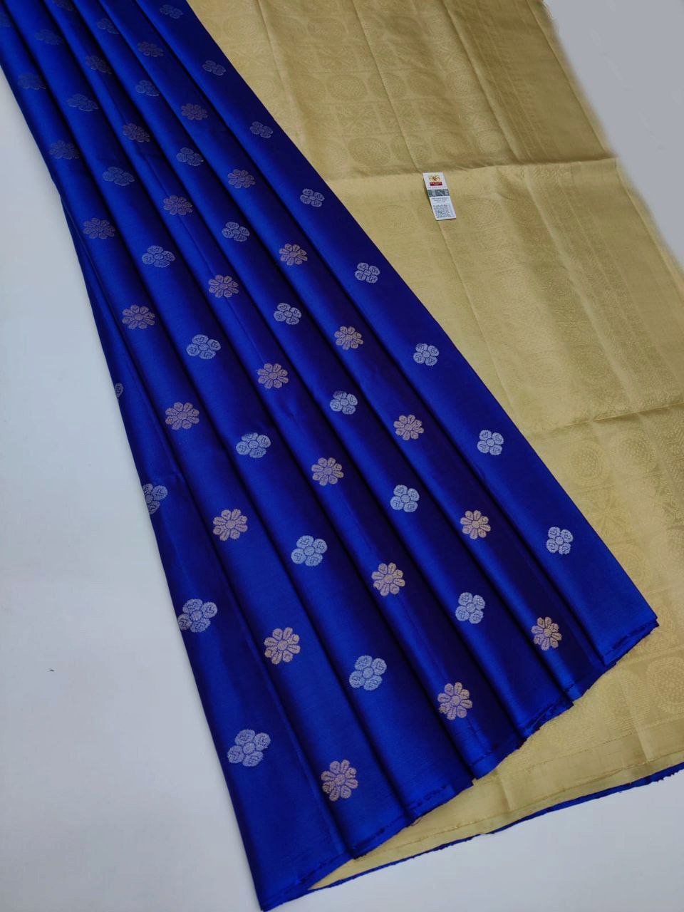 Blue Kanchipuram Silk Saree With Traditional Motifs And Borders