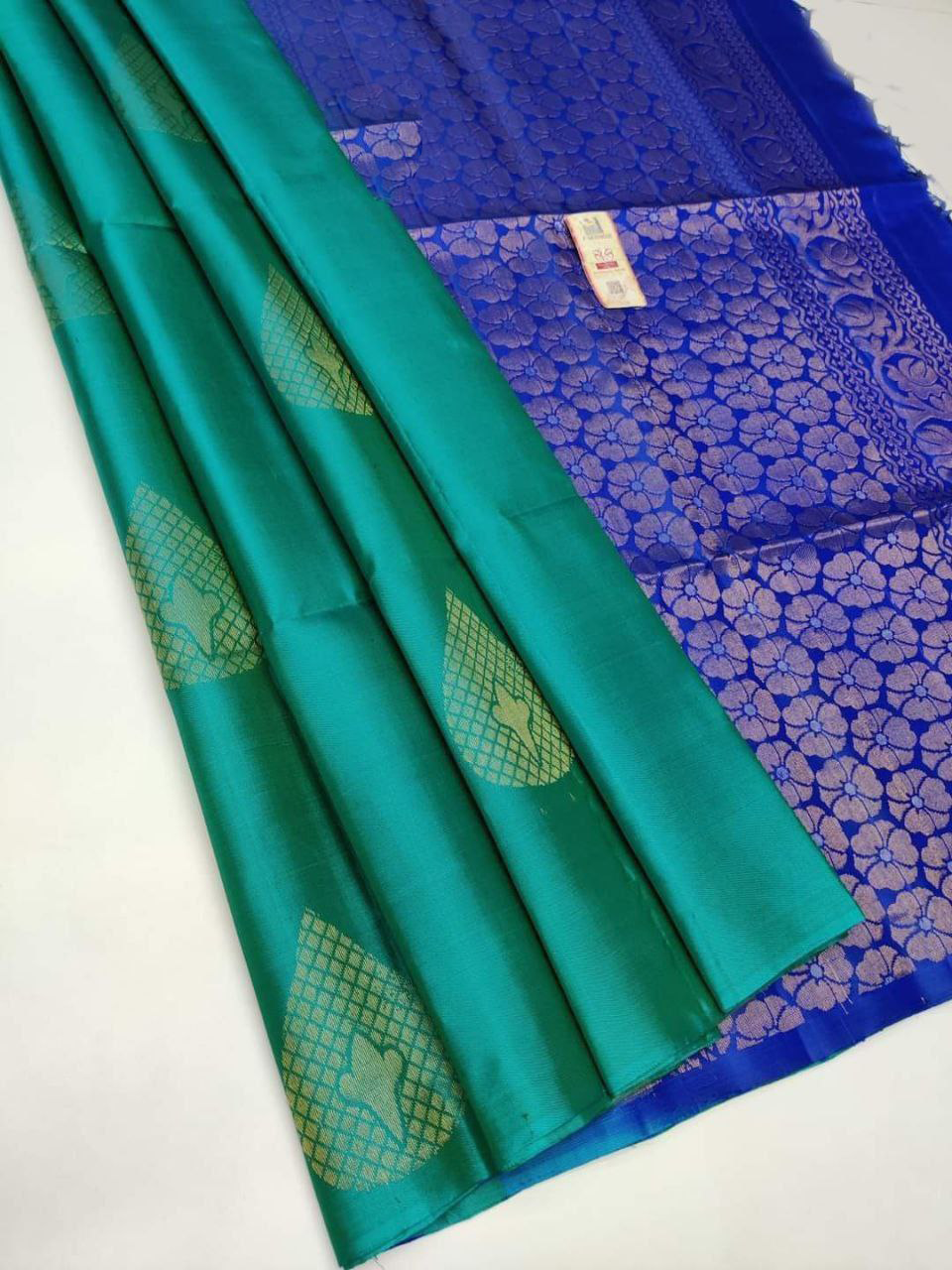 Bridal Look Blue Woven Kanchipuram Silk Saree Traditional Elegance