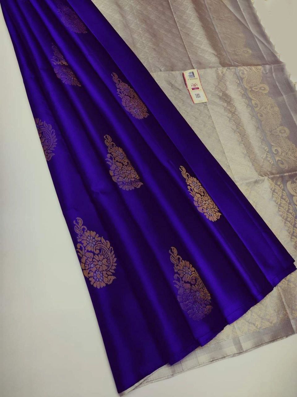 Finest Weaves In Purple Traditional Kanchipuram Silk Saree