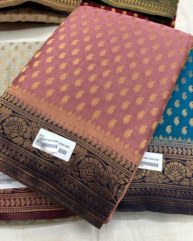 Appealing Ethnic Soft Silk Saree With Designer Pallu And Trendy Blouse