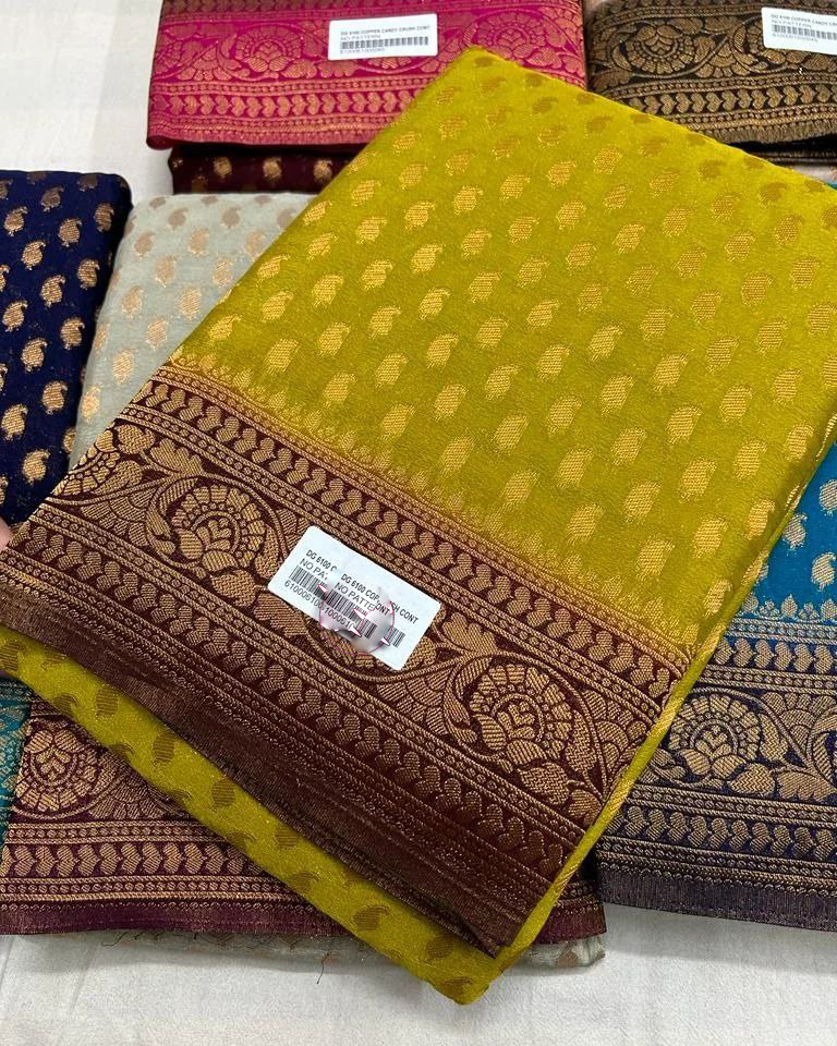 Luxury Soft Silk Saree With Appealing Pallu And Stylish Blouse
