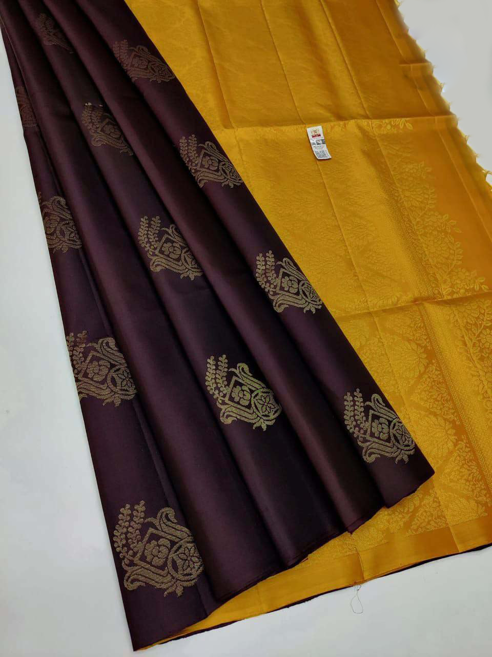 Women's Borderless Kanjivaram Silk Sarees With Unstitched Blouse (Brown)