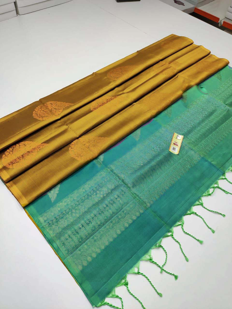 Graceful Brown Kanchipuram Silk Saree South Indian Heritage Wear