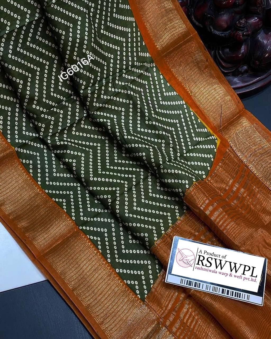 Rich Green Soft Silk Digital Print Saree Featuring Ikat Motifs