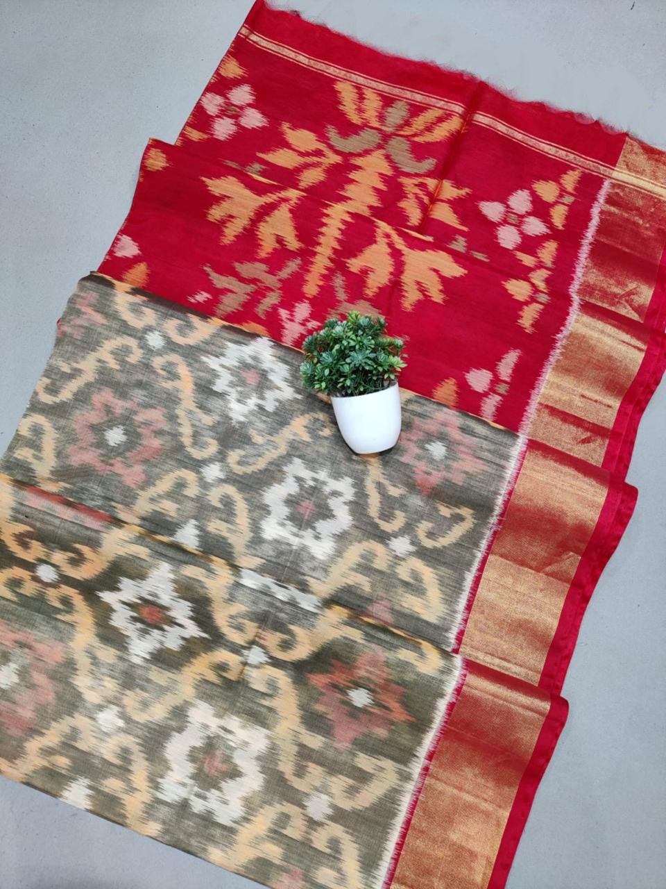Heritage Look Silk Saree With Ikkat Pochampally Patterns