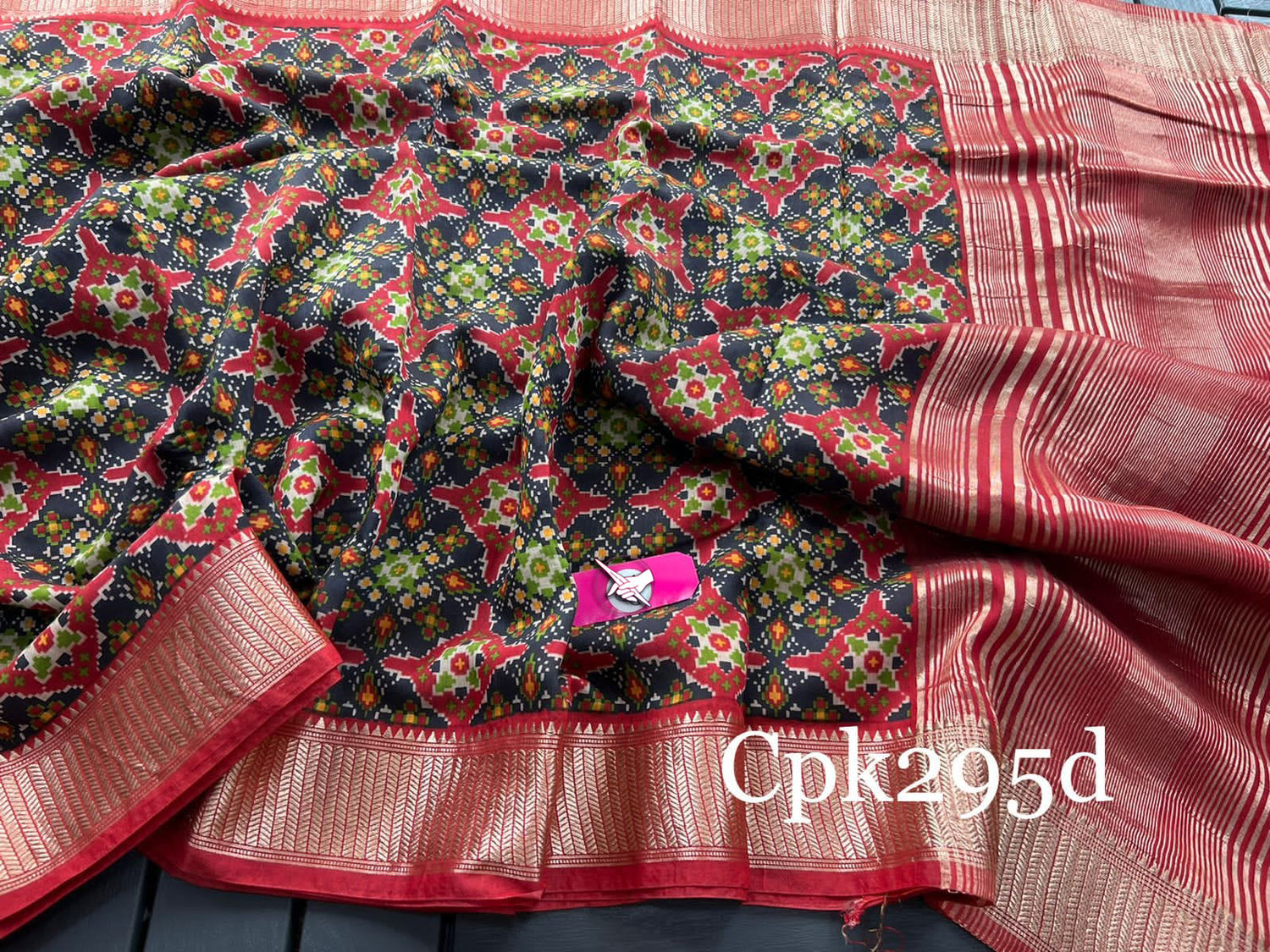 Chic Grey Traditional Digital Printed Soft Silk Saree For Classy Looks