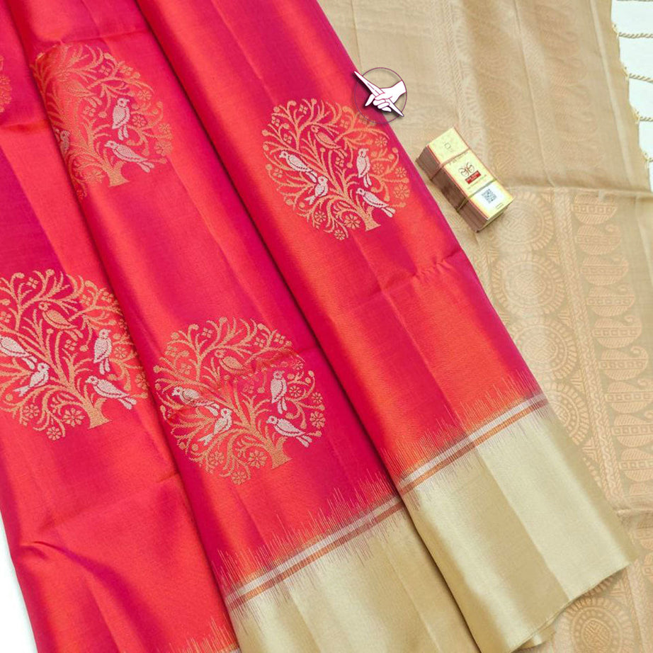 Kanchipuram Lichi Silk Rani Saree With Beautiful Rich Pallu And Weaving Work