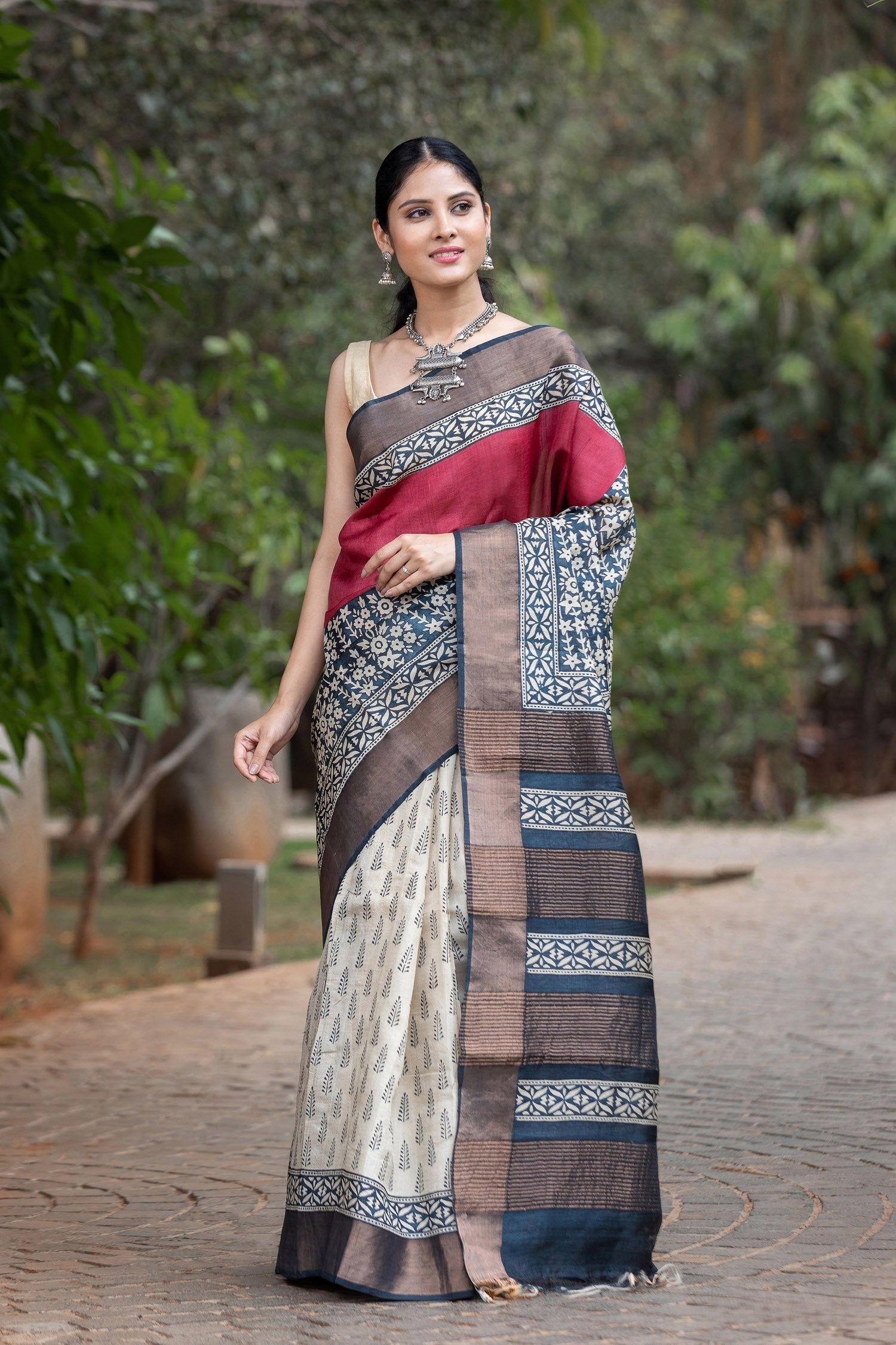 Timeless Tussar Silk Handloom Saree with Kalamkari Accents