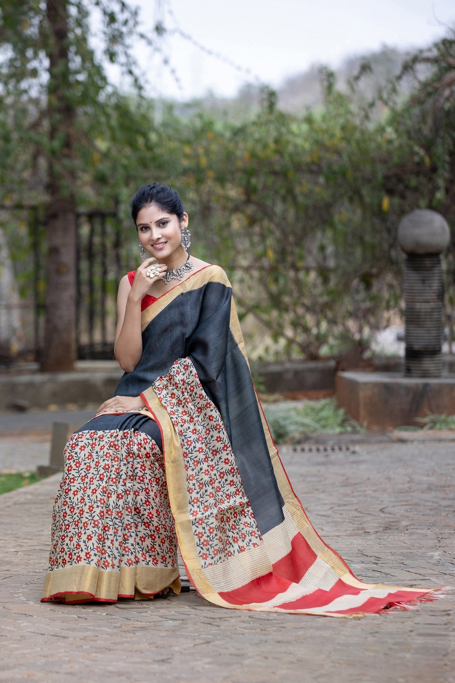 Festive Wear Tussar Silk Saree with Kalamkari Art And Fashionable Blouse Piece