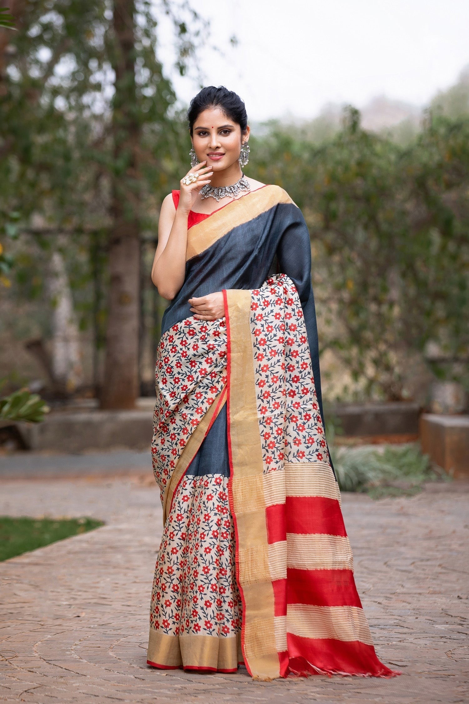 Festive Wear Tussar Silk Saree with Kalamkari Art And Fashionable Blouse Piece