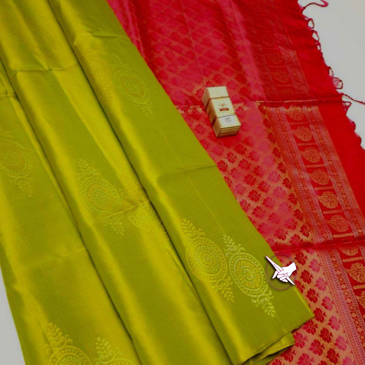 Elegant Meena Butta Kanchipuram Saree In Green With Grand Zari Rich Pallu