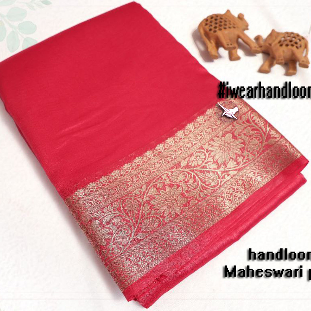 Minimalist Maheshwari Handloom Saree Pink Plain Tissue With Zari Trim