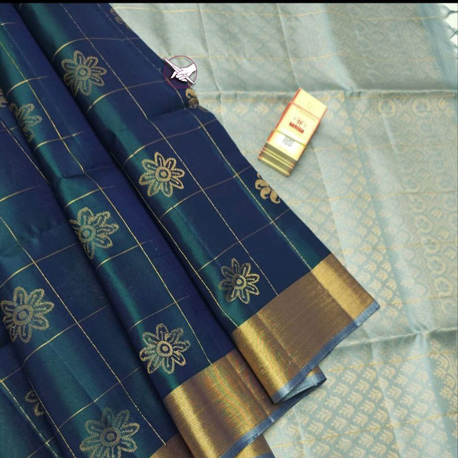 Green Kanchipuram Lichi Silk Saree With Beautiful Pallu