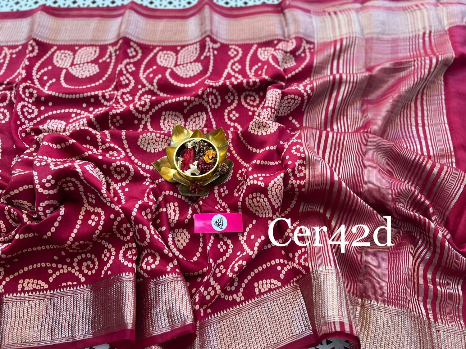 Graceful Red Bandhani Single Dot Printed Silk Saree For Women
