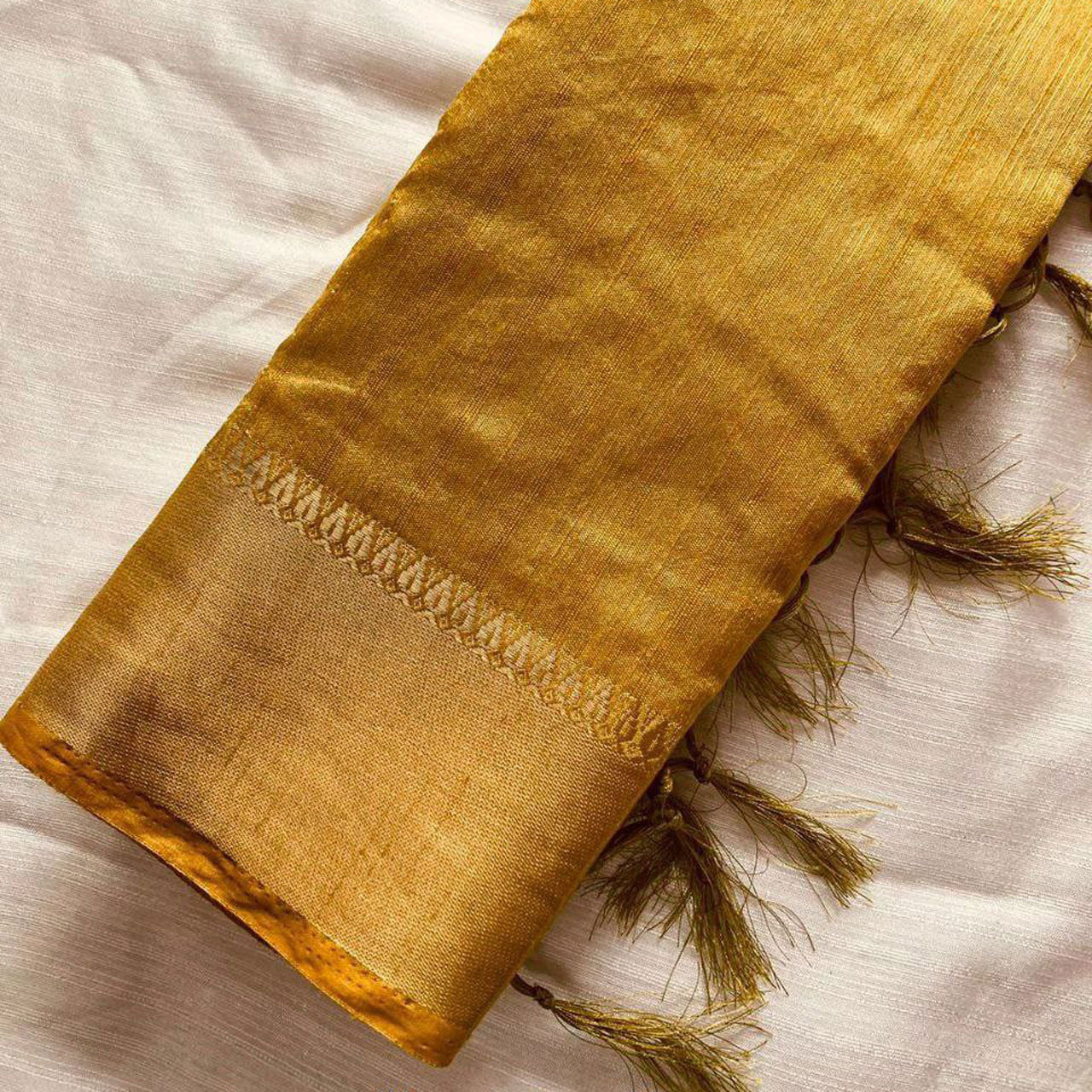 Golden Kerala Style Saree In Chiffon Silk Handloom Weave And Lelan Zari Highlights
