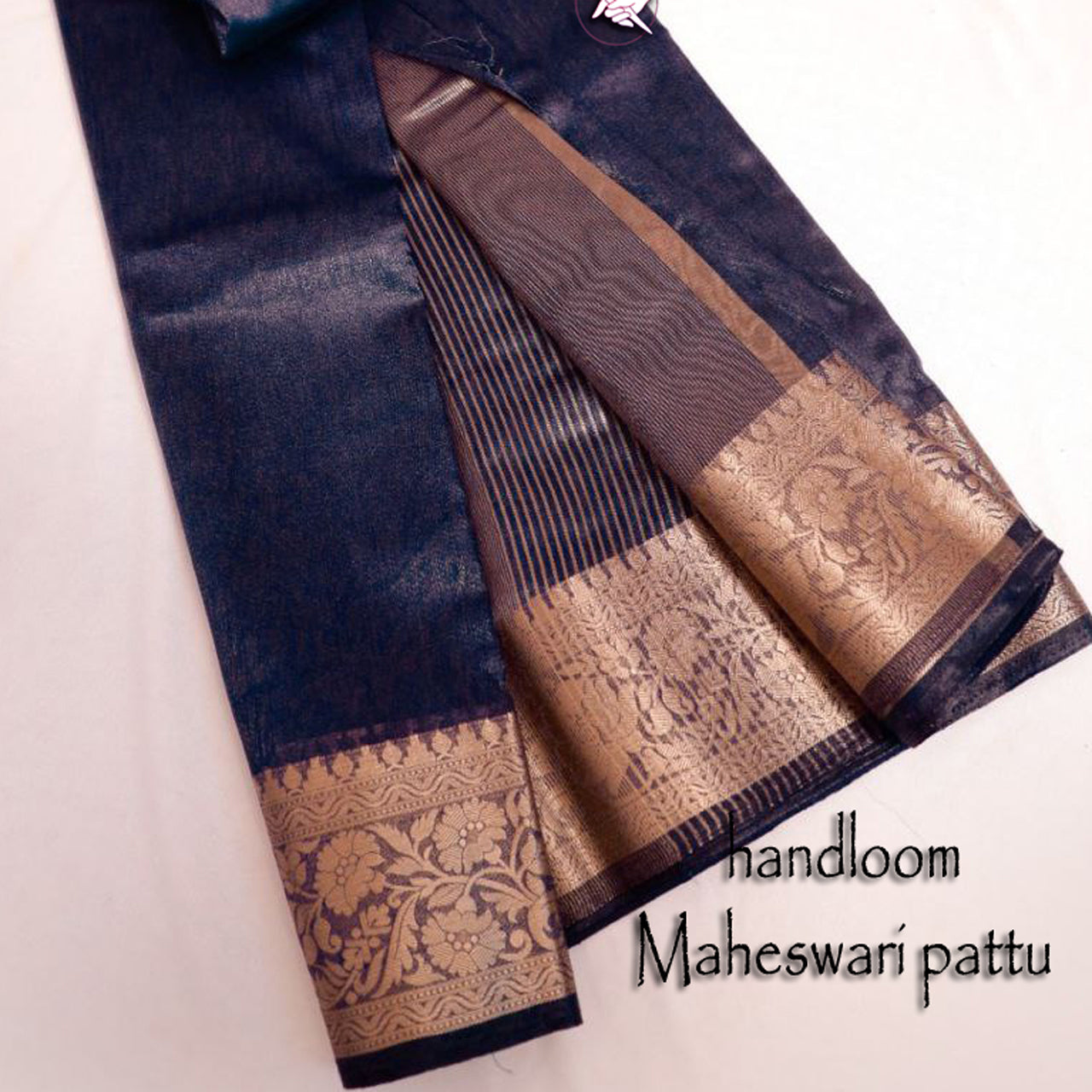 Graceful Blue Maheshwari Pattu Saree Plain Silk With Zari Weaving Border