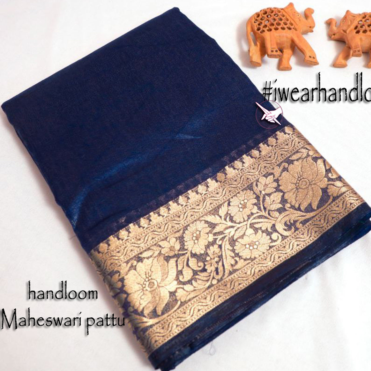 Graceful Blue Maheshwari Pattu Saree Plain Silk With Zari Weaving Border