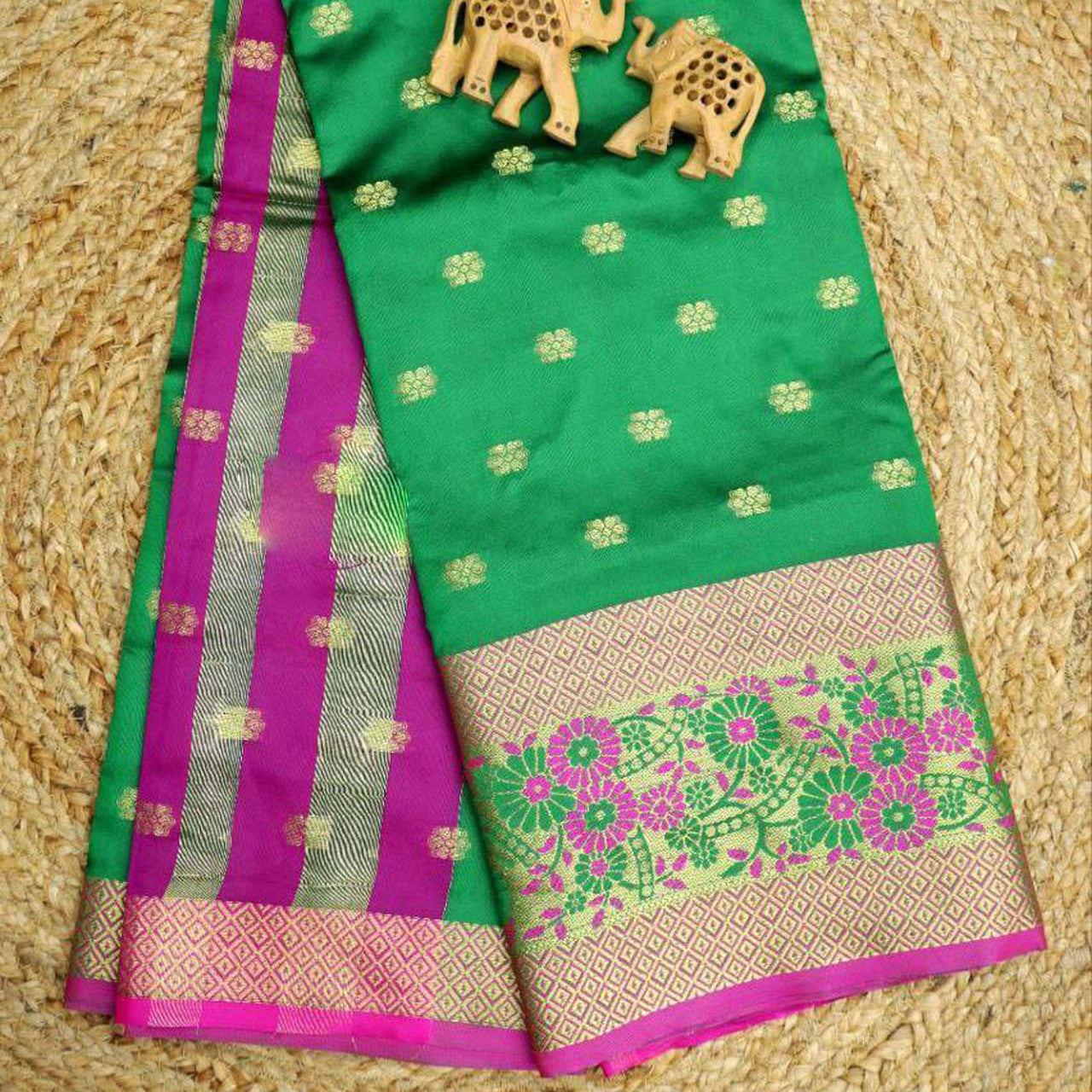 Luxurious Dark Green Korvai Silk Saree Artistic Weaving For Sangeet Night Elegance