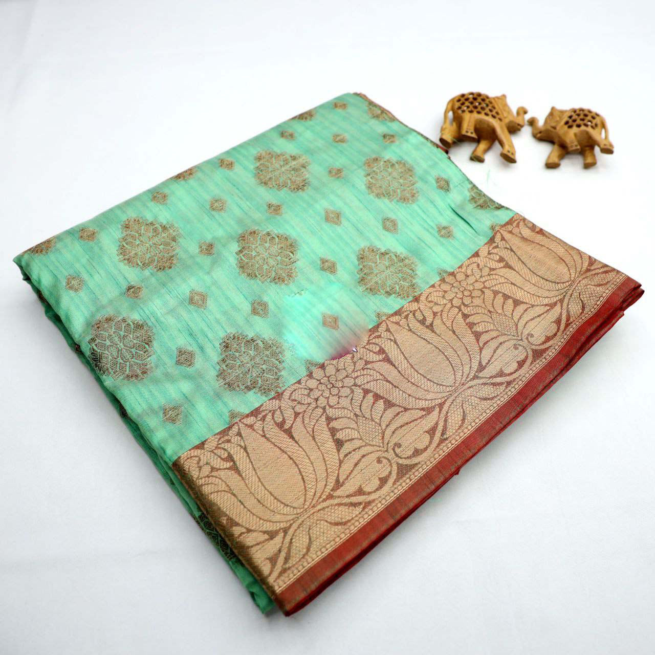 Vibrant Cyan Bridal Korvai Silk Saree Featuring Handwoven Weaving Art