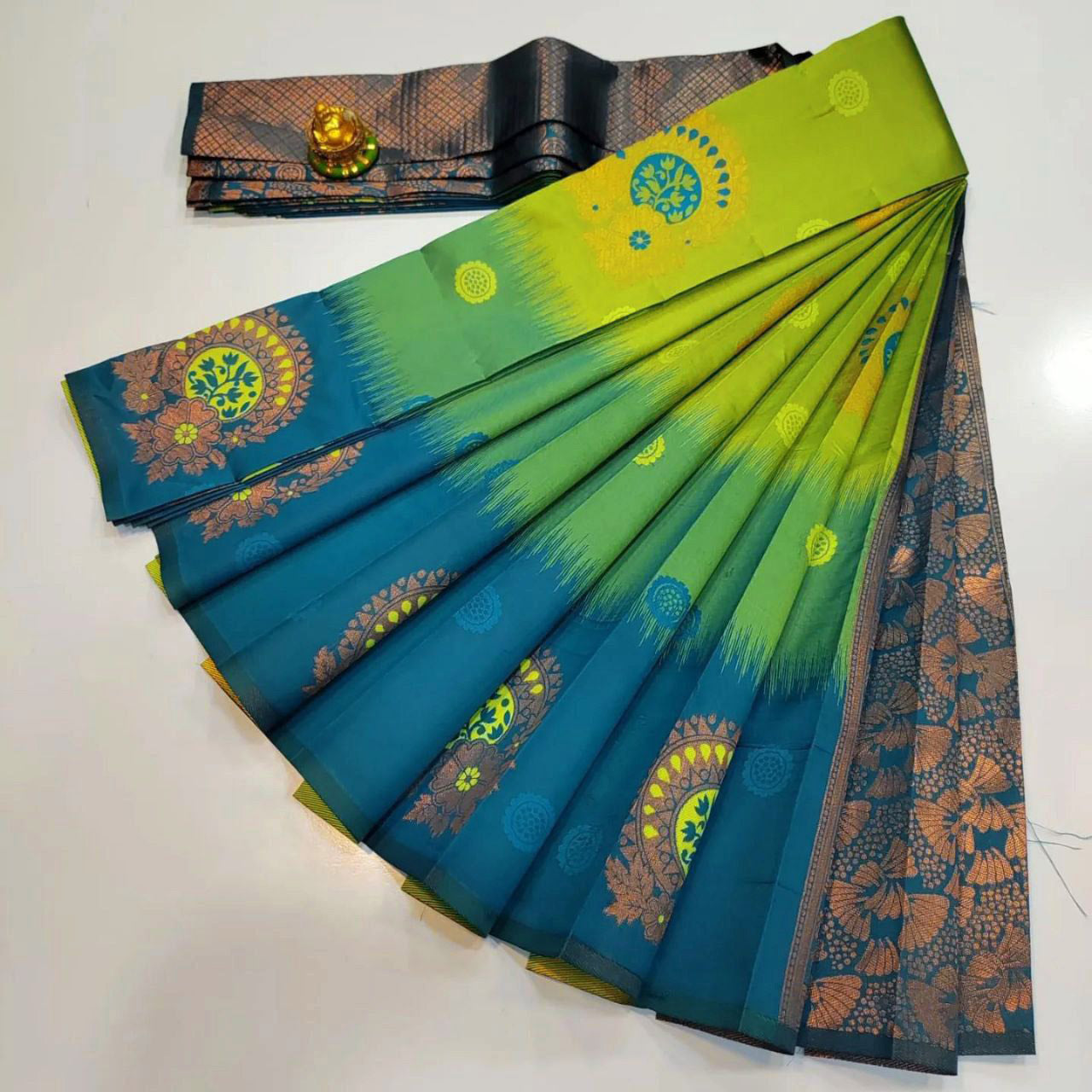 Ethnic Royal Saree Green Kubera Pattu Silk With Artistic 3D Weaving
