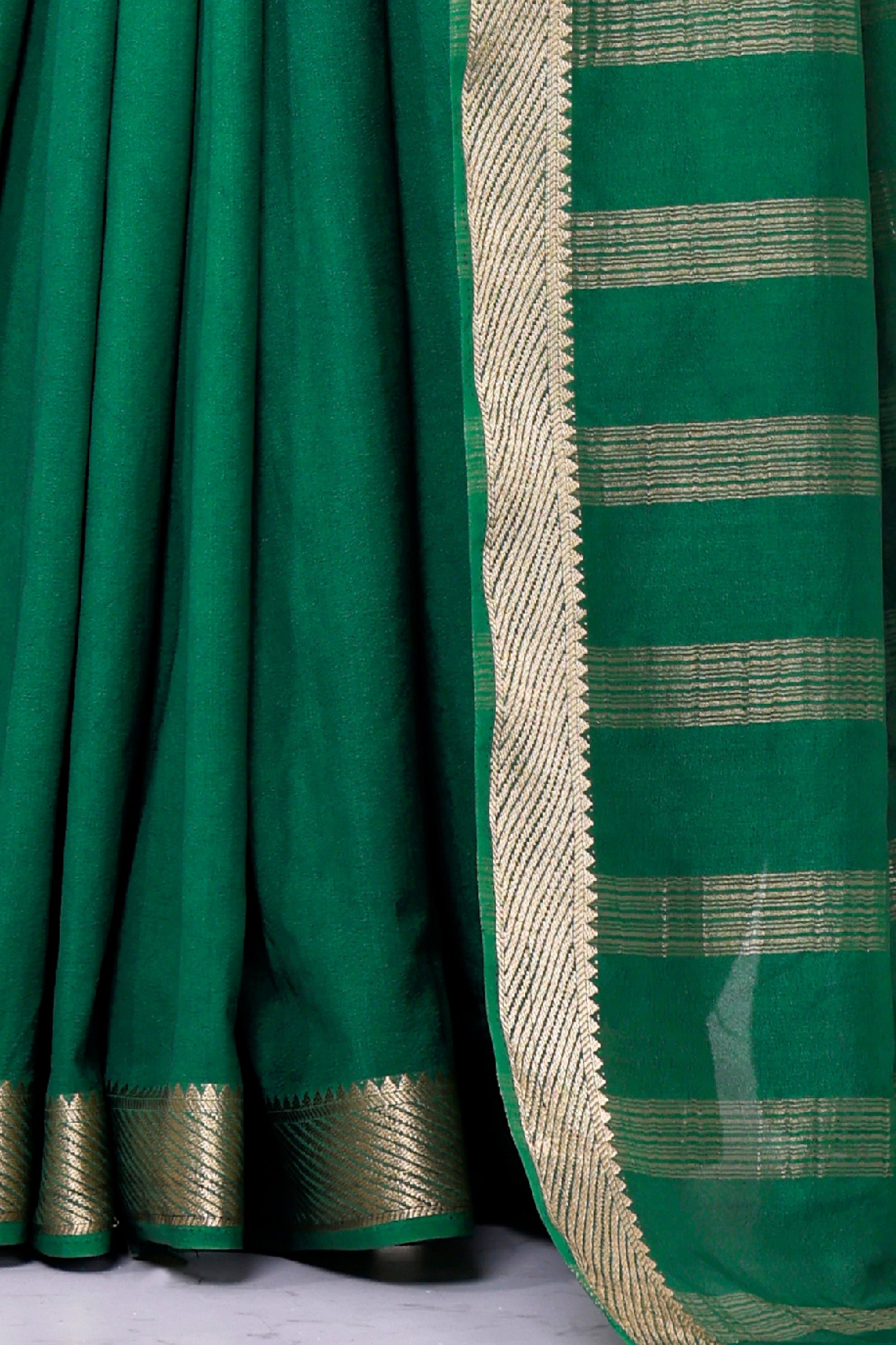 Elegant Drape Plain Mysore Silk Saree
