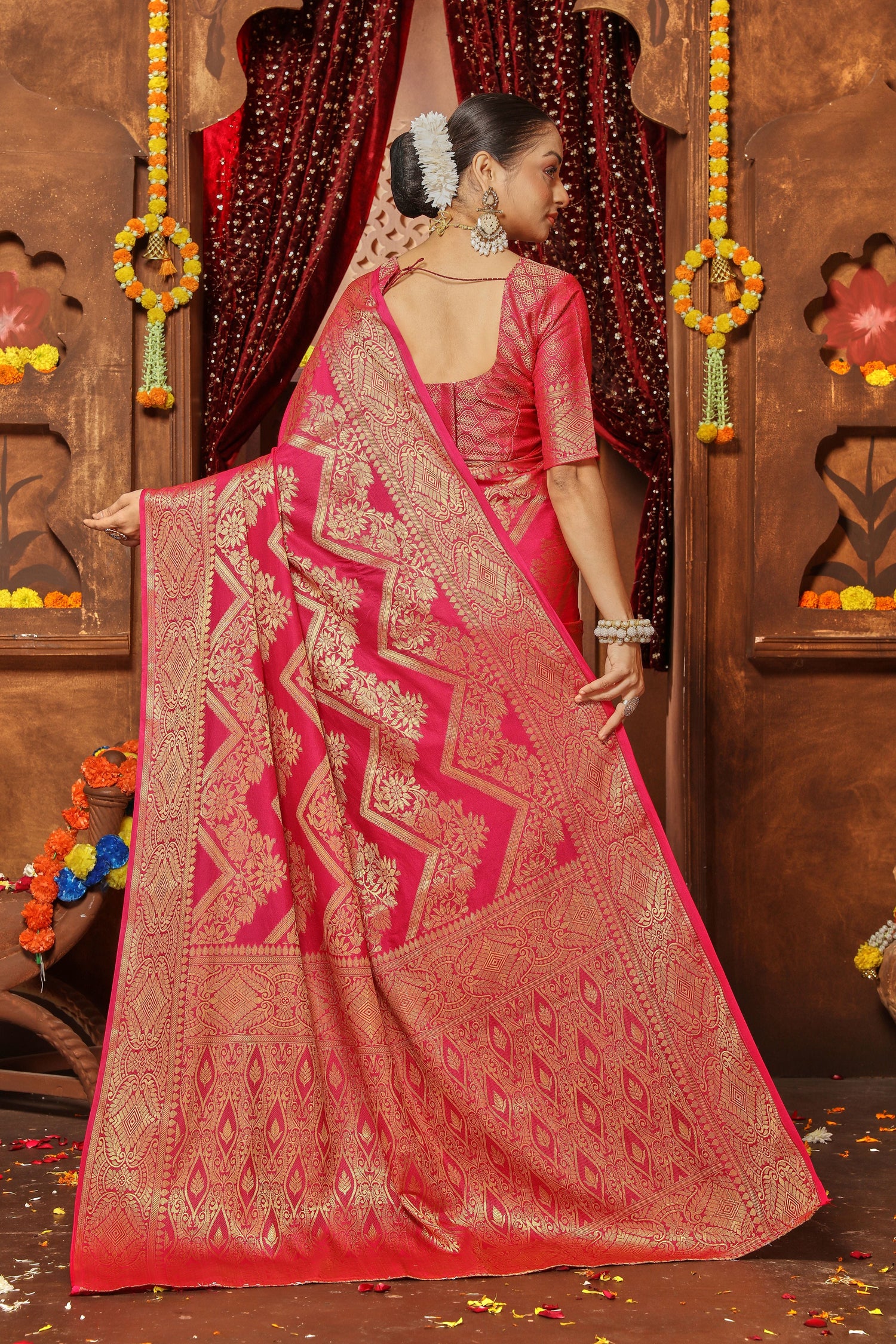 Opulent Silk Saree With Traditional Zari Brocade Weaving