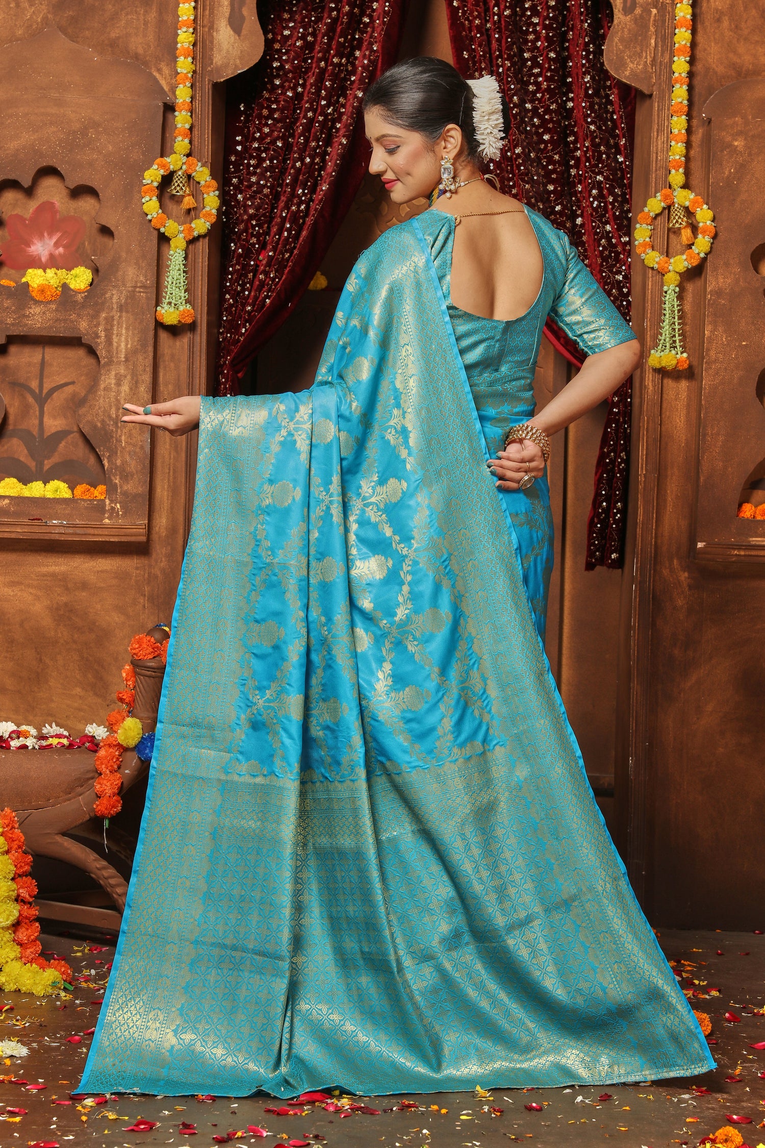 Designer Silk Saree With Heavy Zari Brocade Work