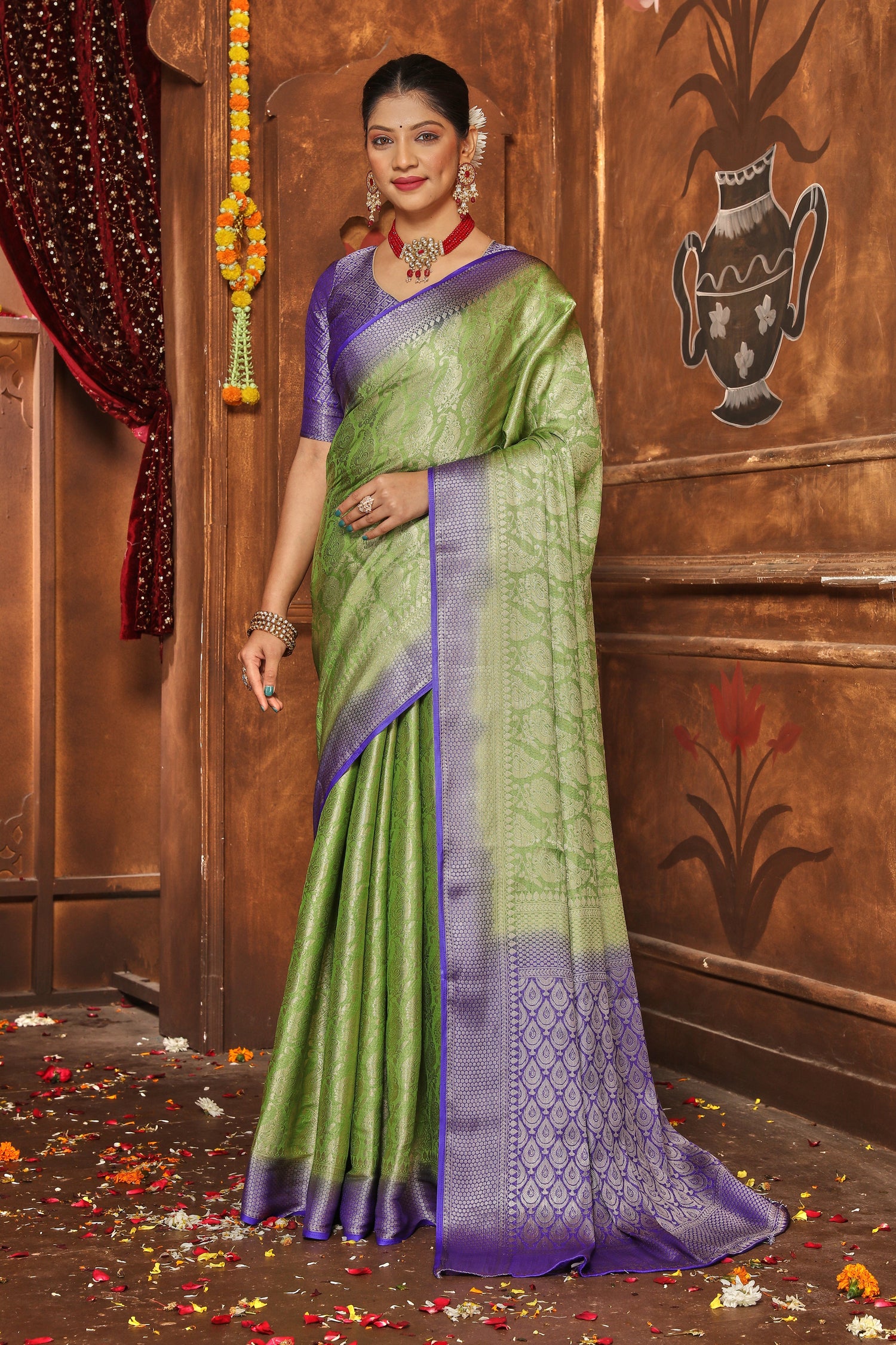 Elegant Brocade Silk Saree With Rich Zari Weaving For Weddings