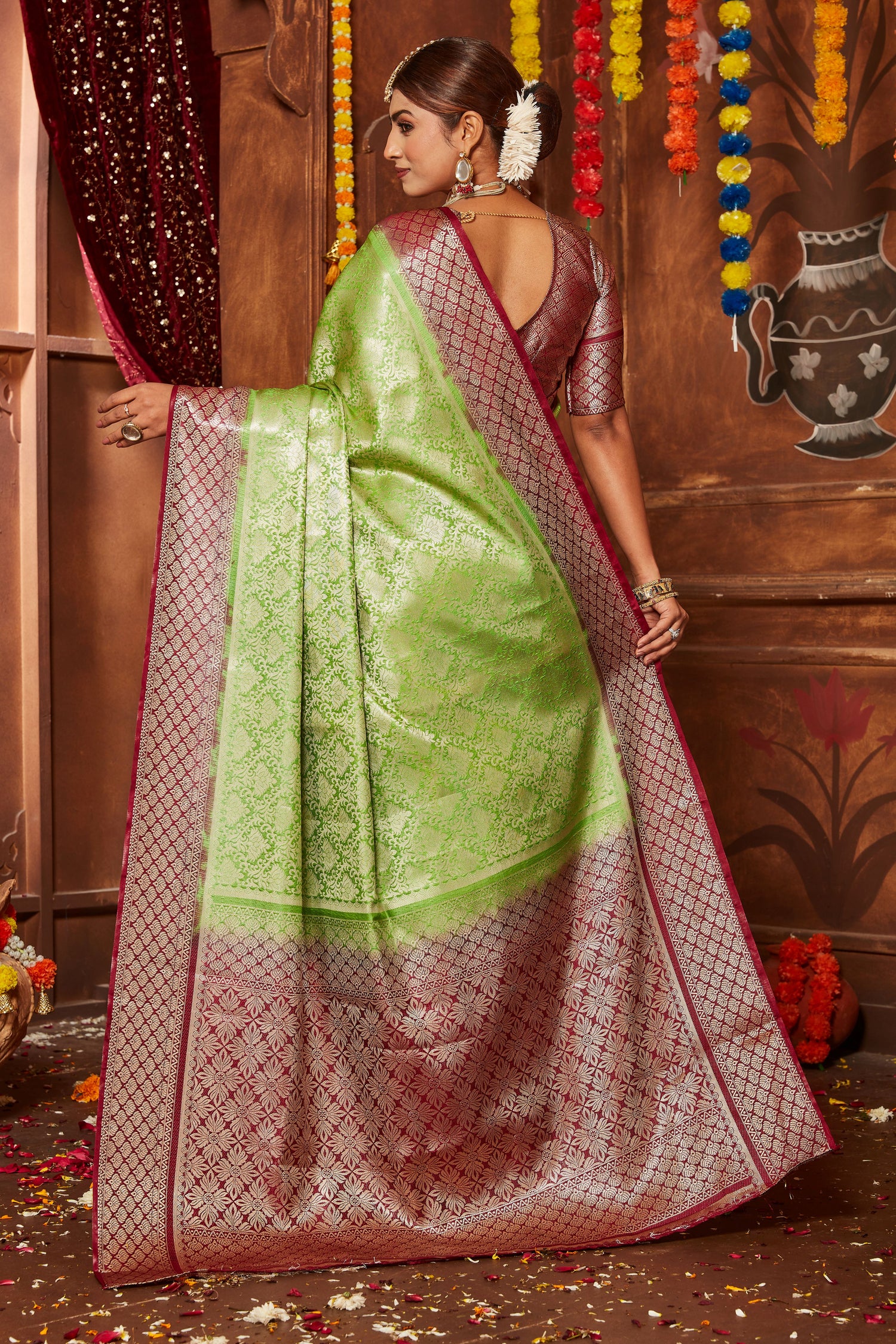 Threads of Tradition, Touch of Luxury: Brocade Sarees That Tell a Story