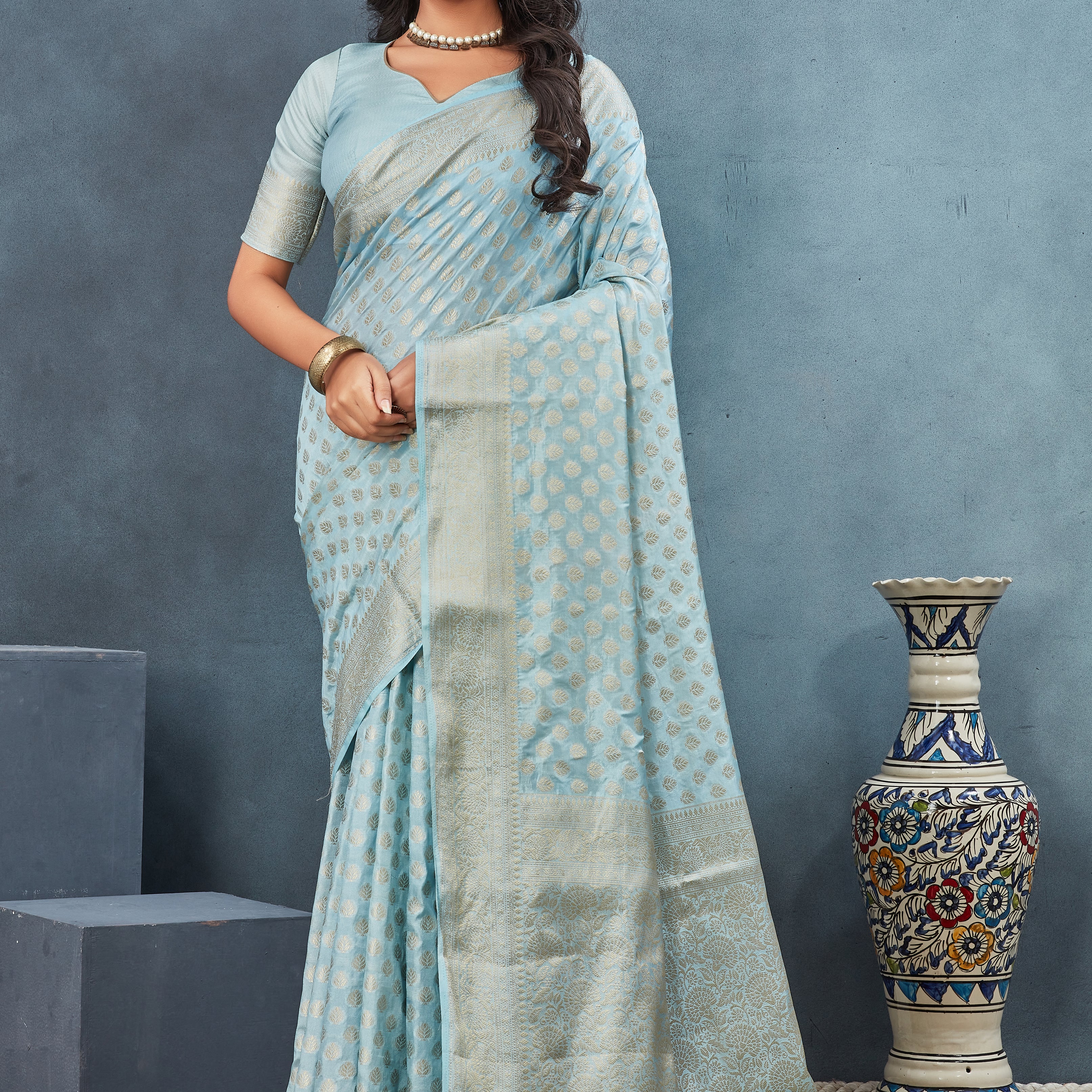 Georgette Elegance in blue