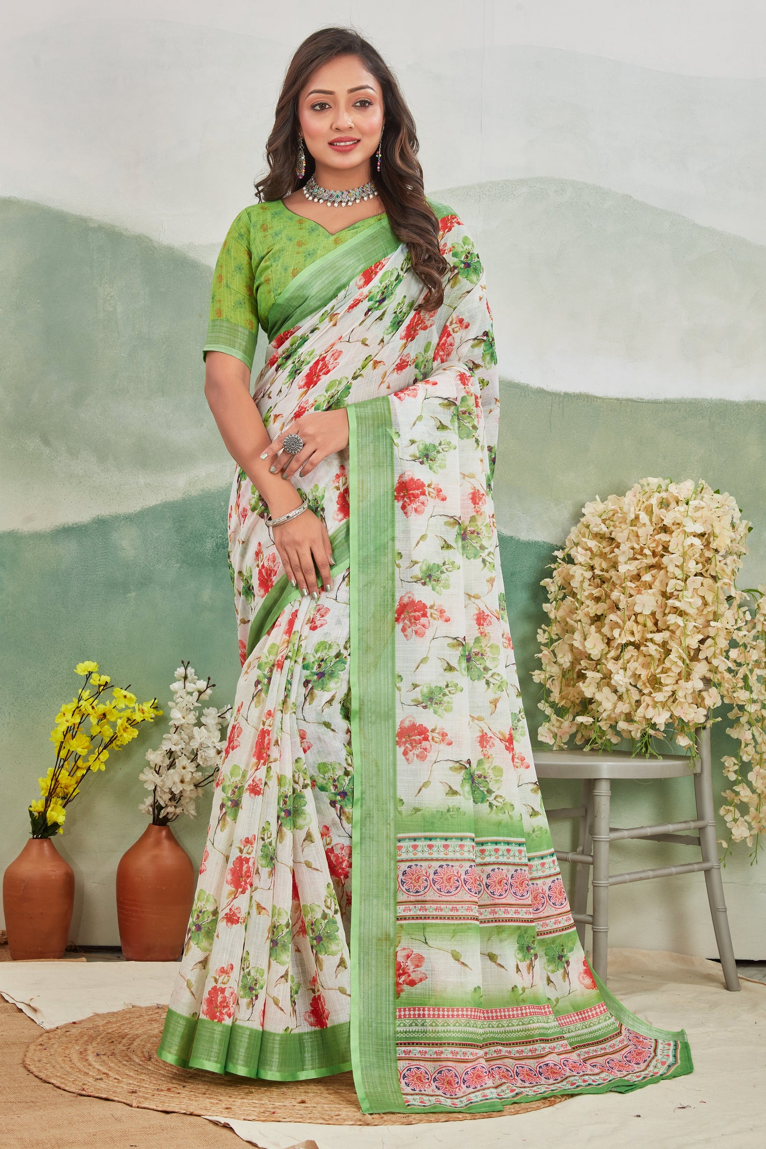 Graceful Traditional Wear Linen Saree With Artistic Prints
