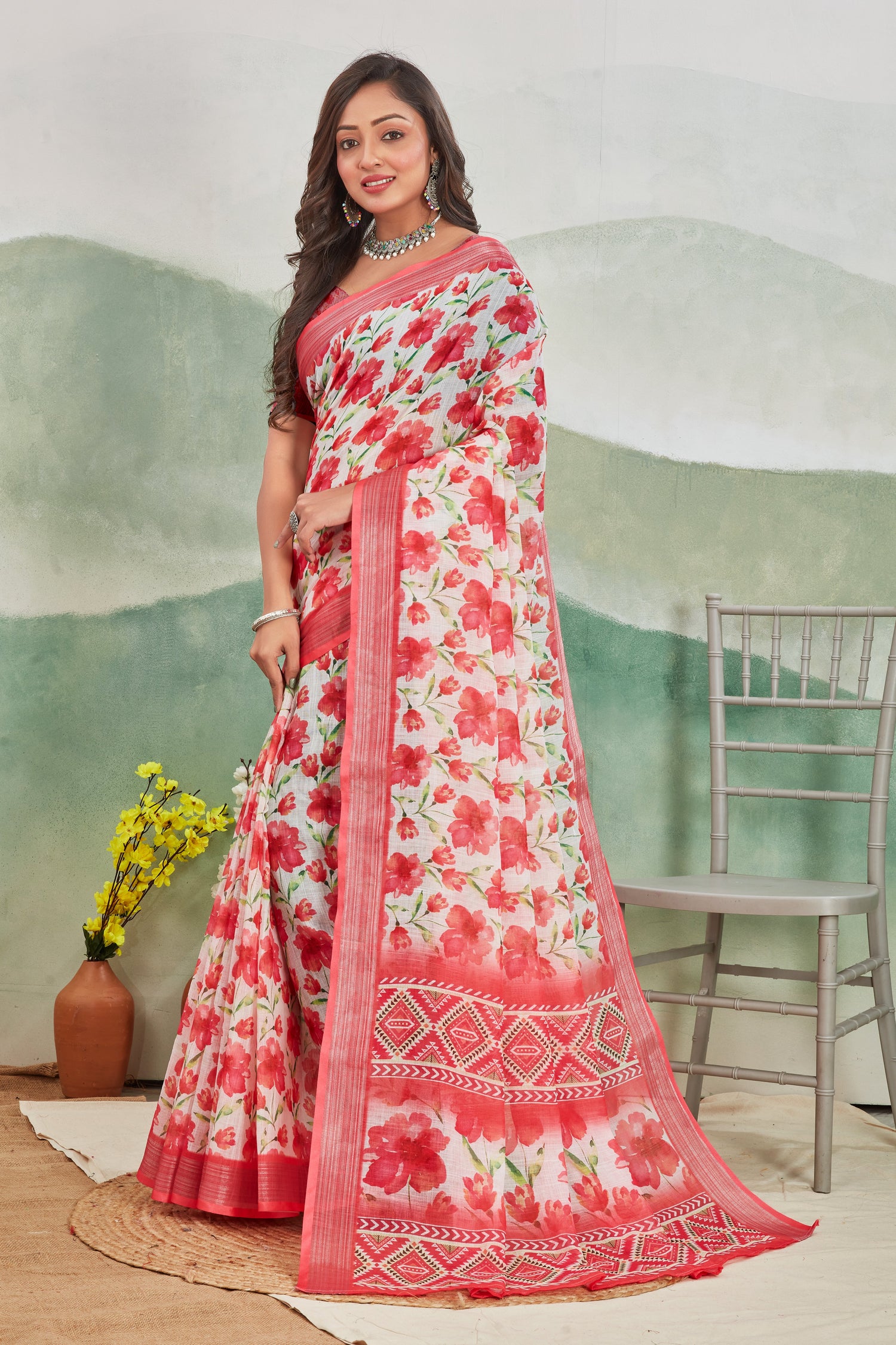 Elegant Traditional Linen Saree With Ethnic Printed Design