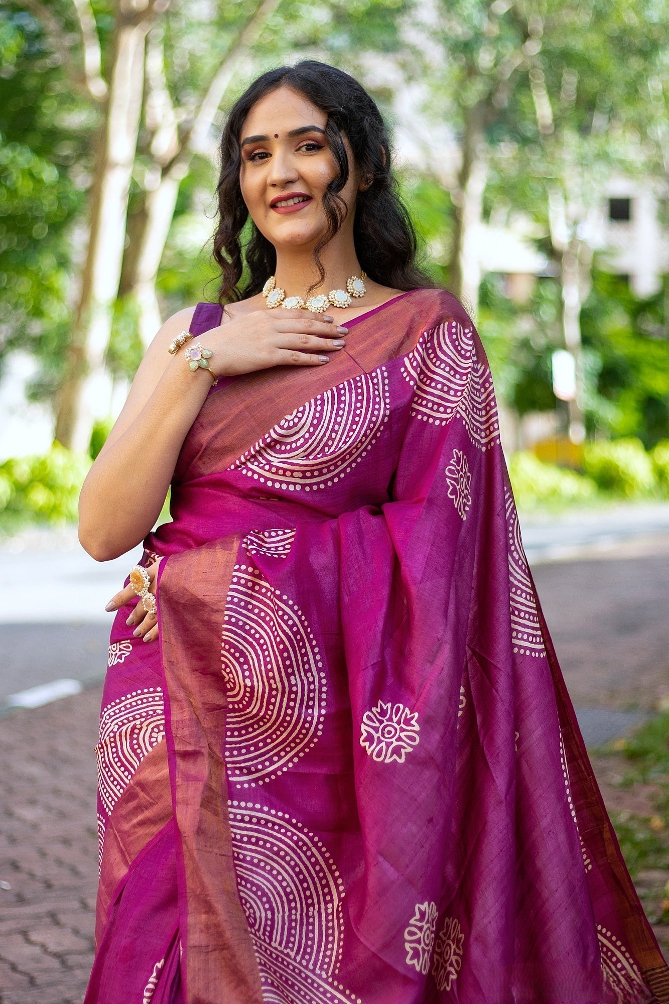 Cultural Handloom Tussar Silk Saree with Bold Kalamkari Prints And Blouse